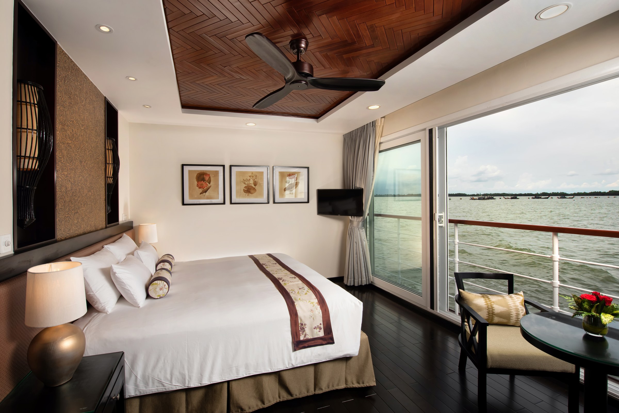 Avalon Saigon Panorama Suite