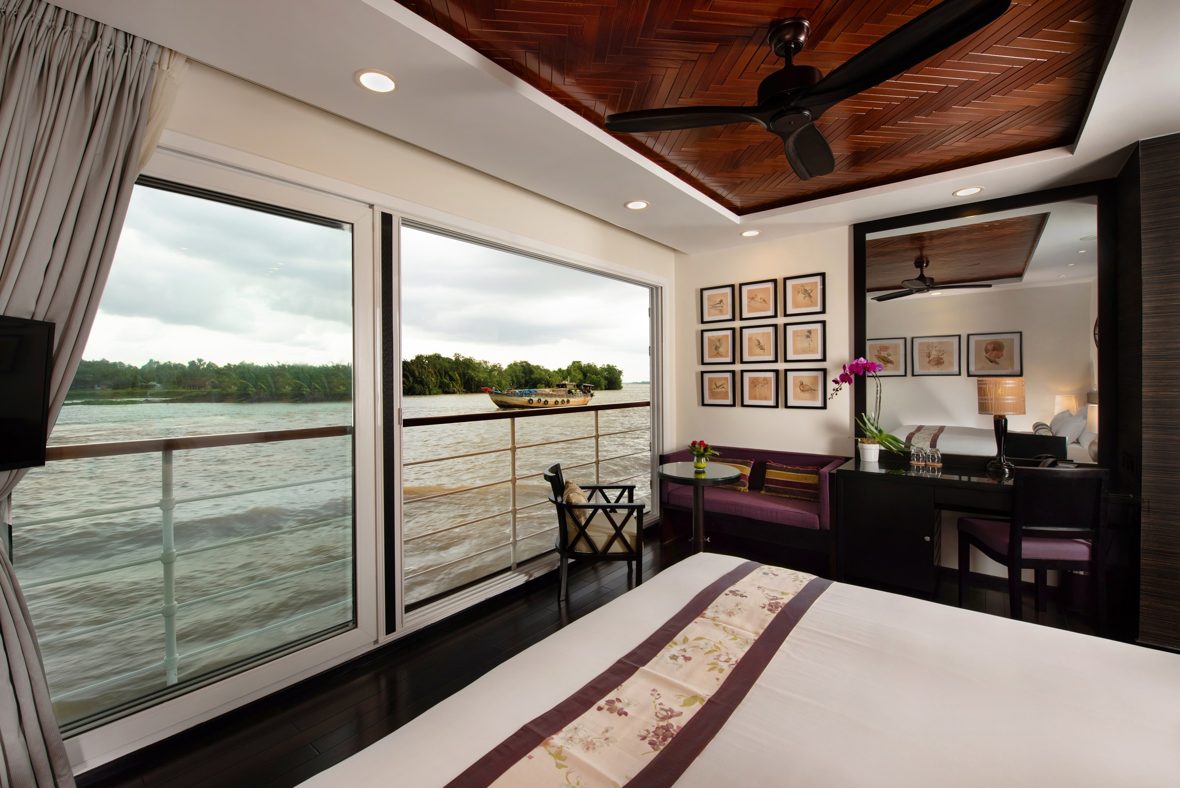 Avalon Saigon Panorama Suite