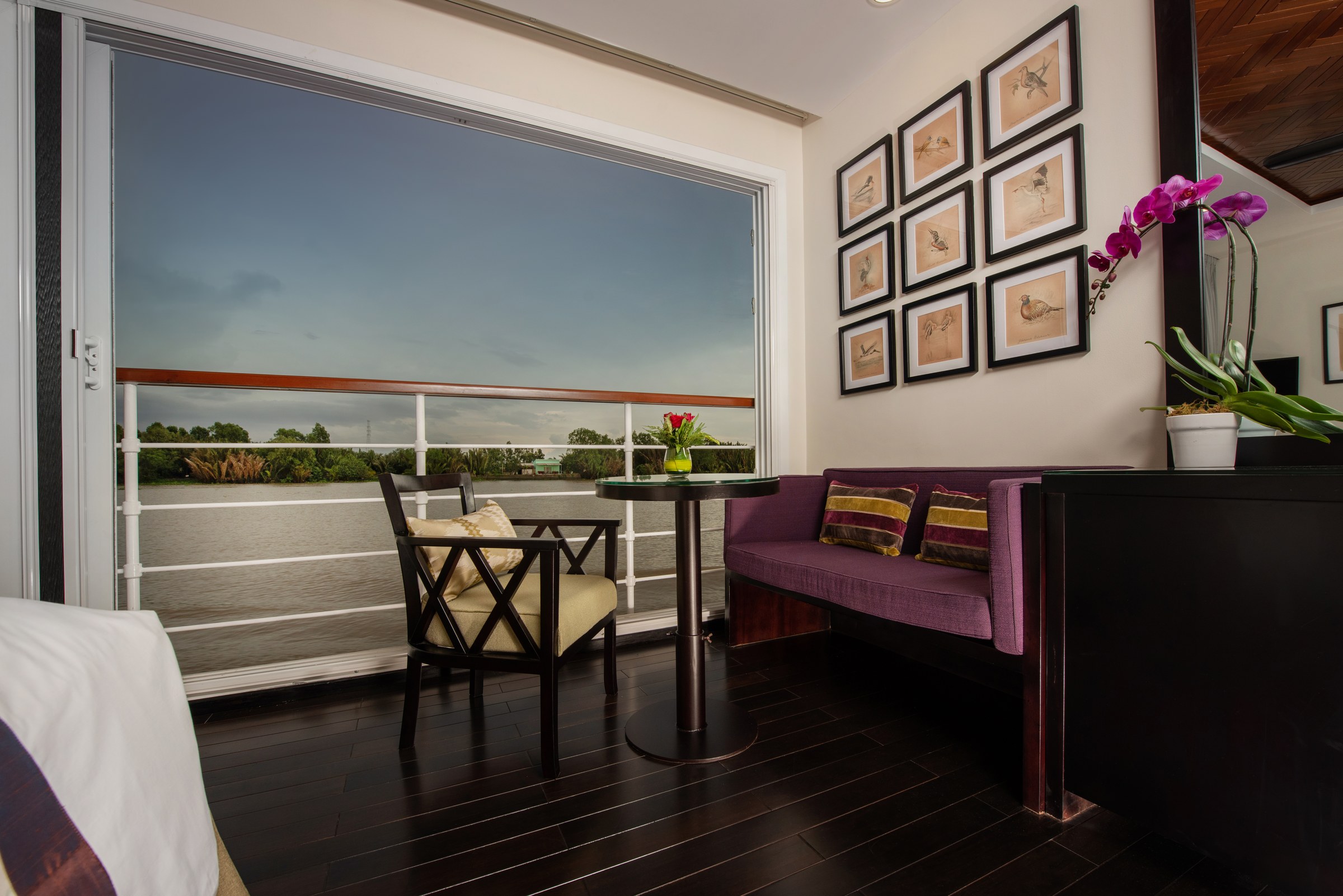 Avalon Saigon Panorama Suite