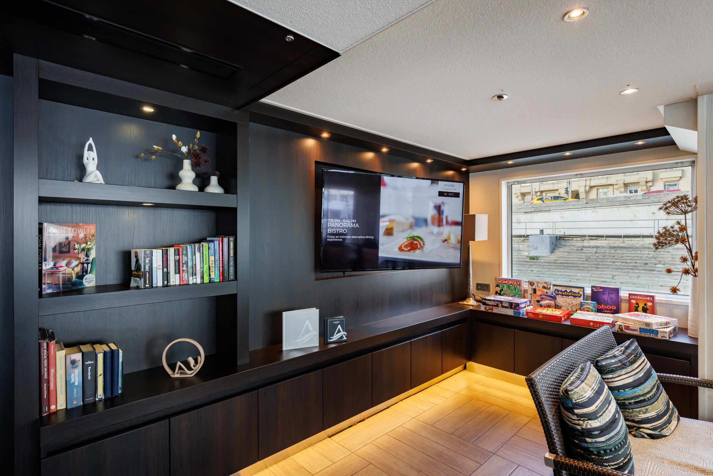 Avalon Tranquility II Club Lounge