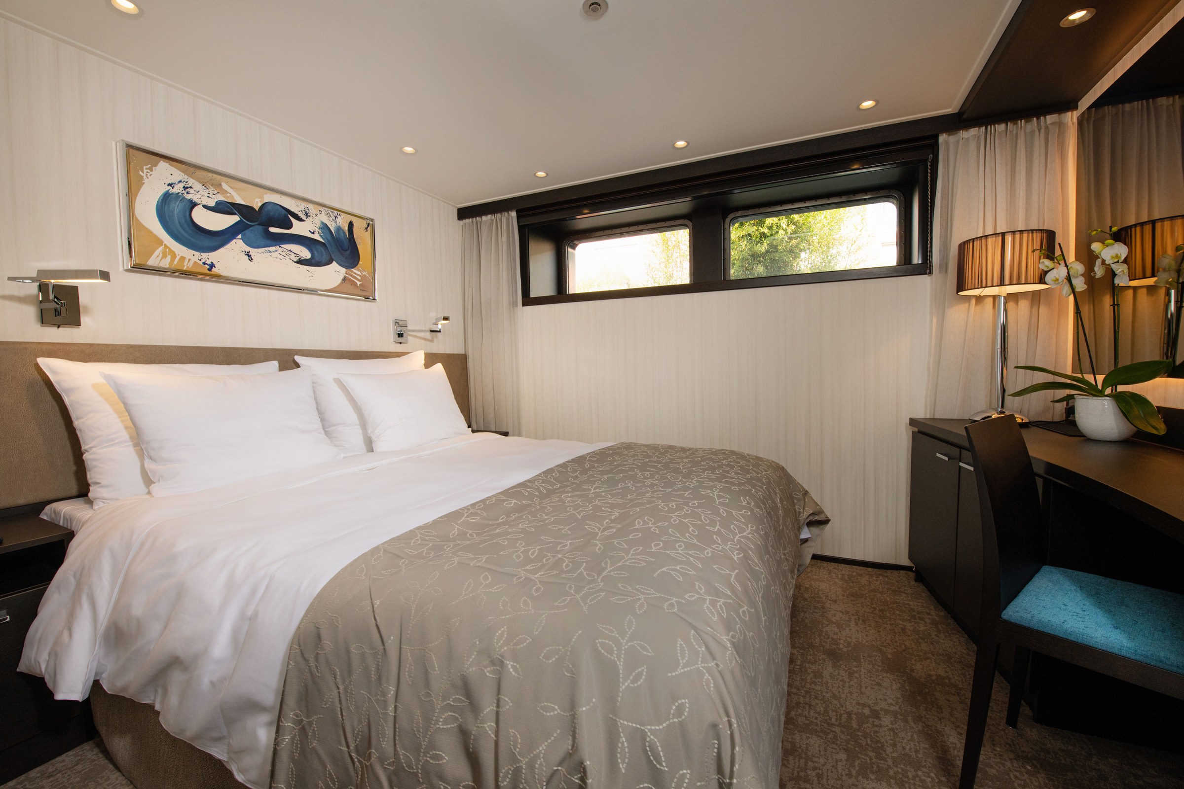 Avalon View Deluxe Stateroom
