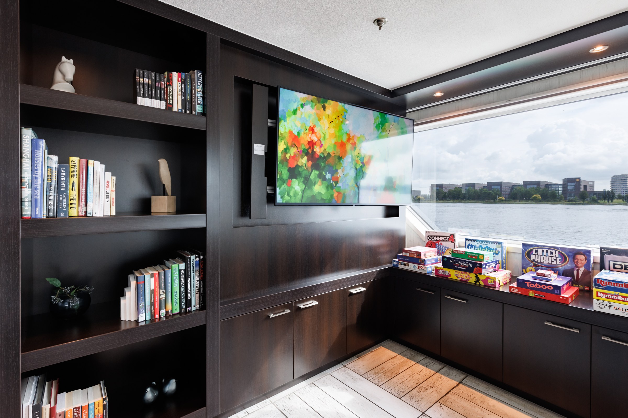 Avalon Vista Club Lounge