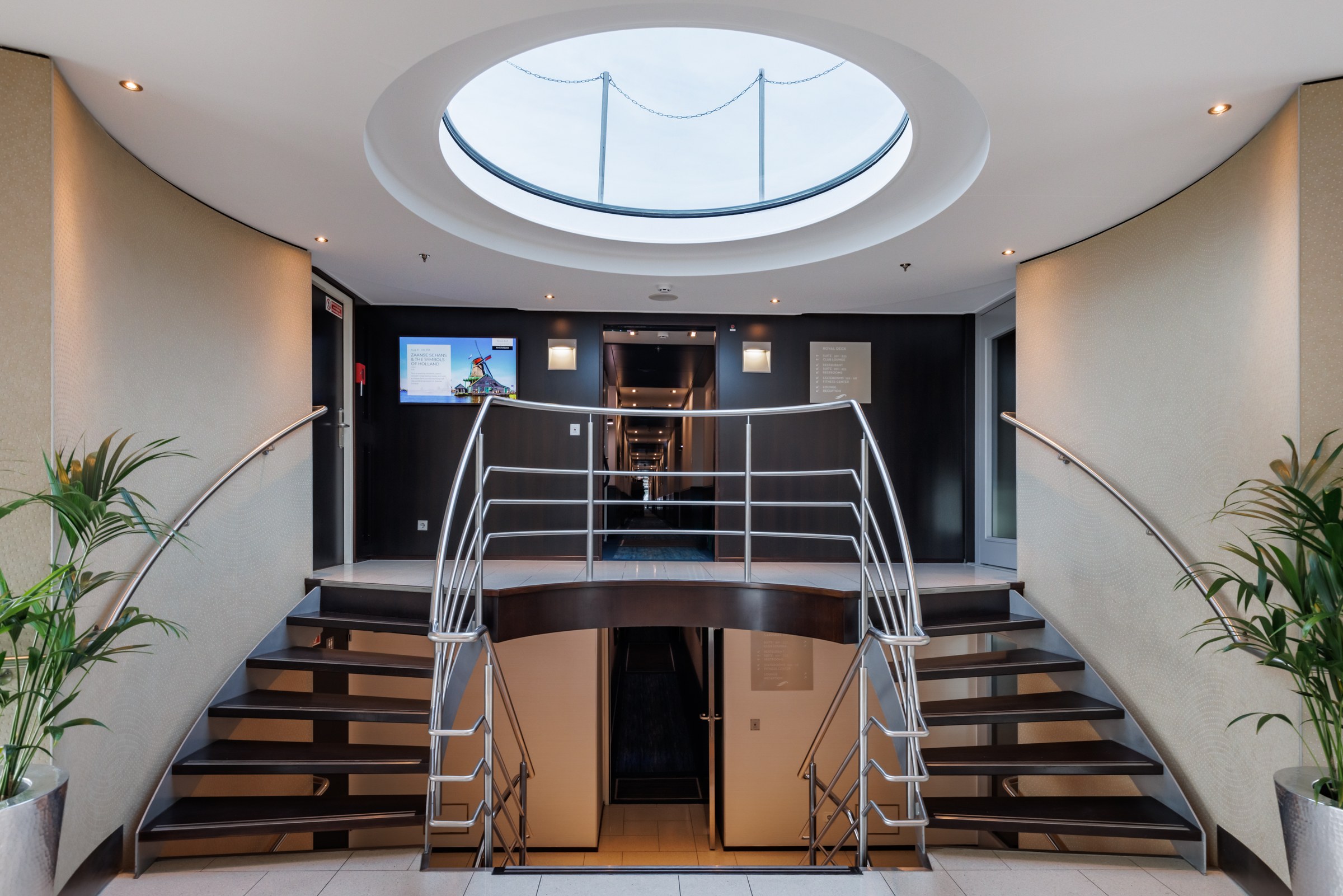 Avalon Vista Lobby