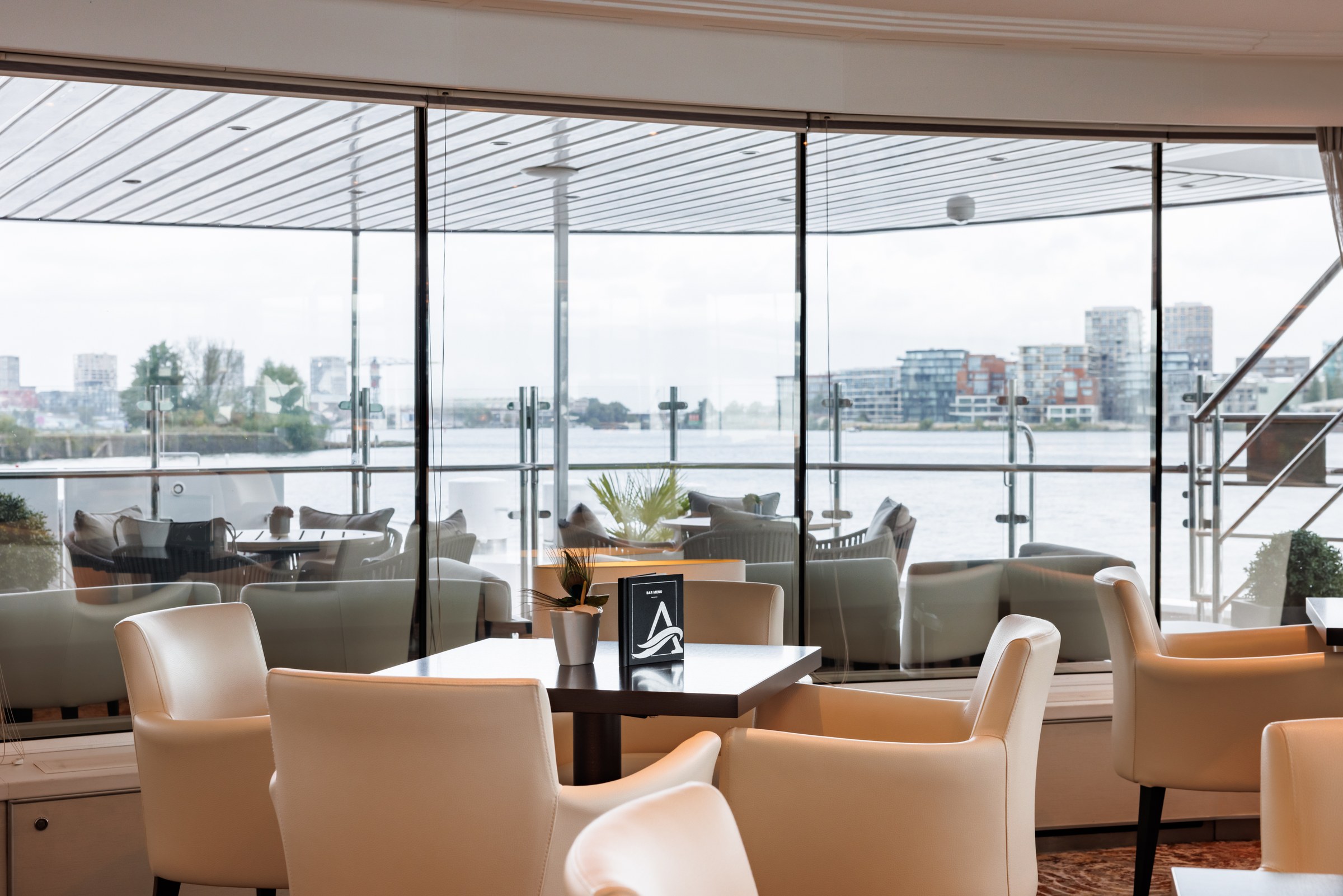 Avalon Vista Panorama Lounge