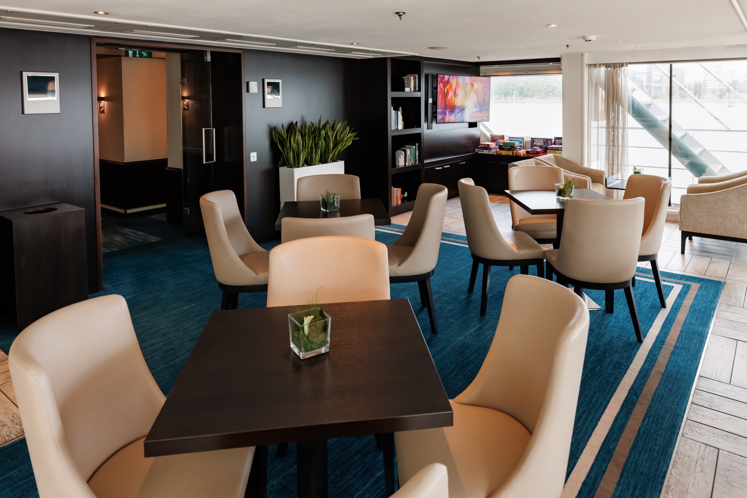 Avalon Vista Club Lounge