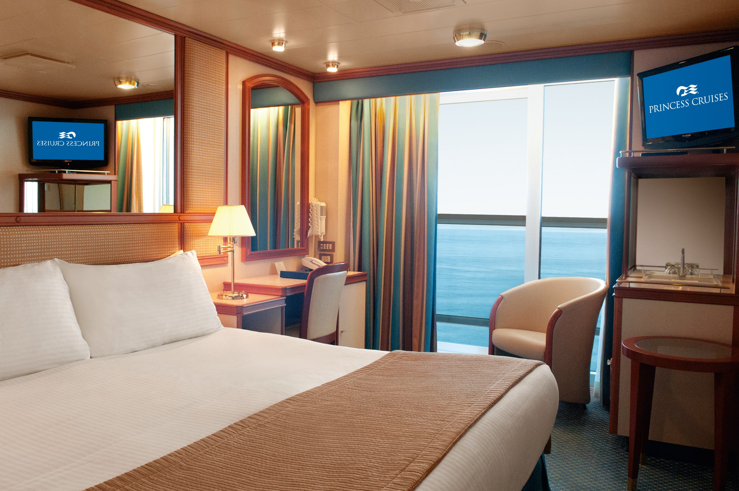 Crown Princess Balcony stateroom