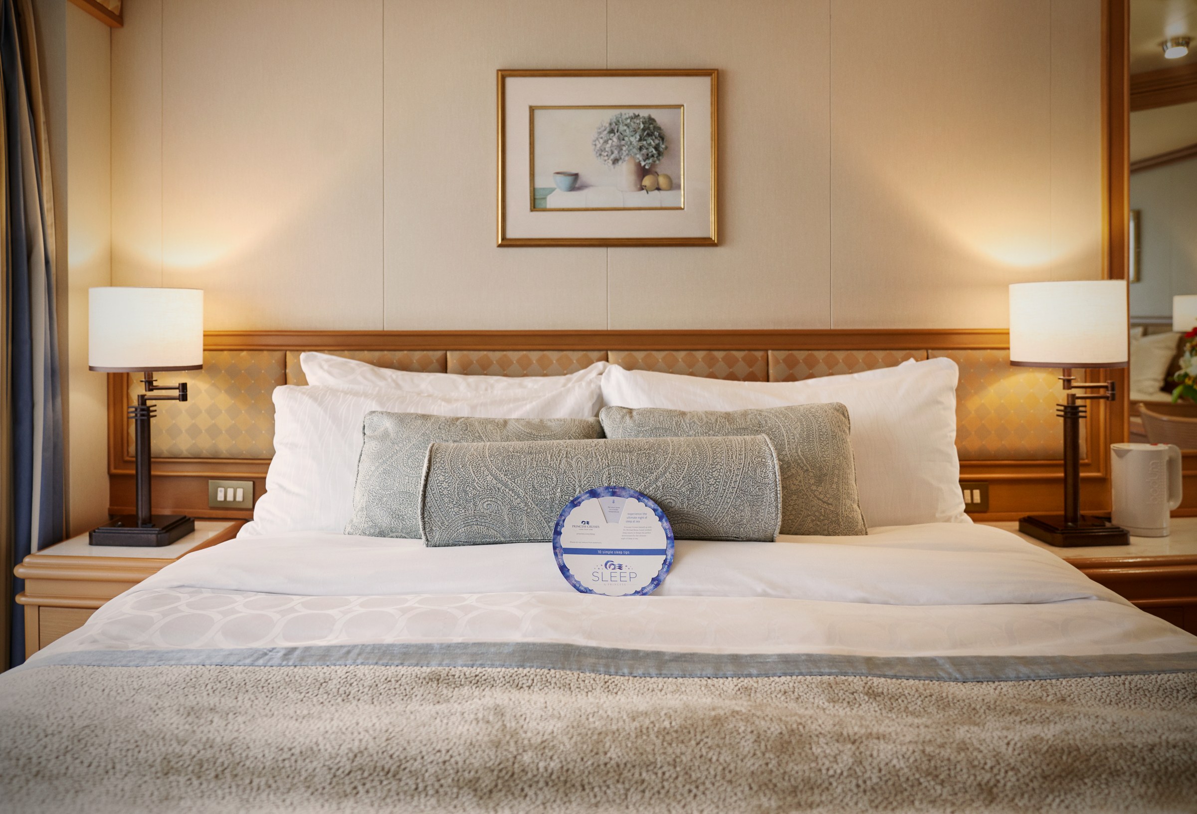 Diamond Princess Balcony stateroom bed