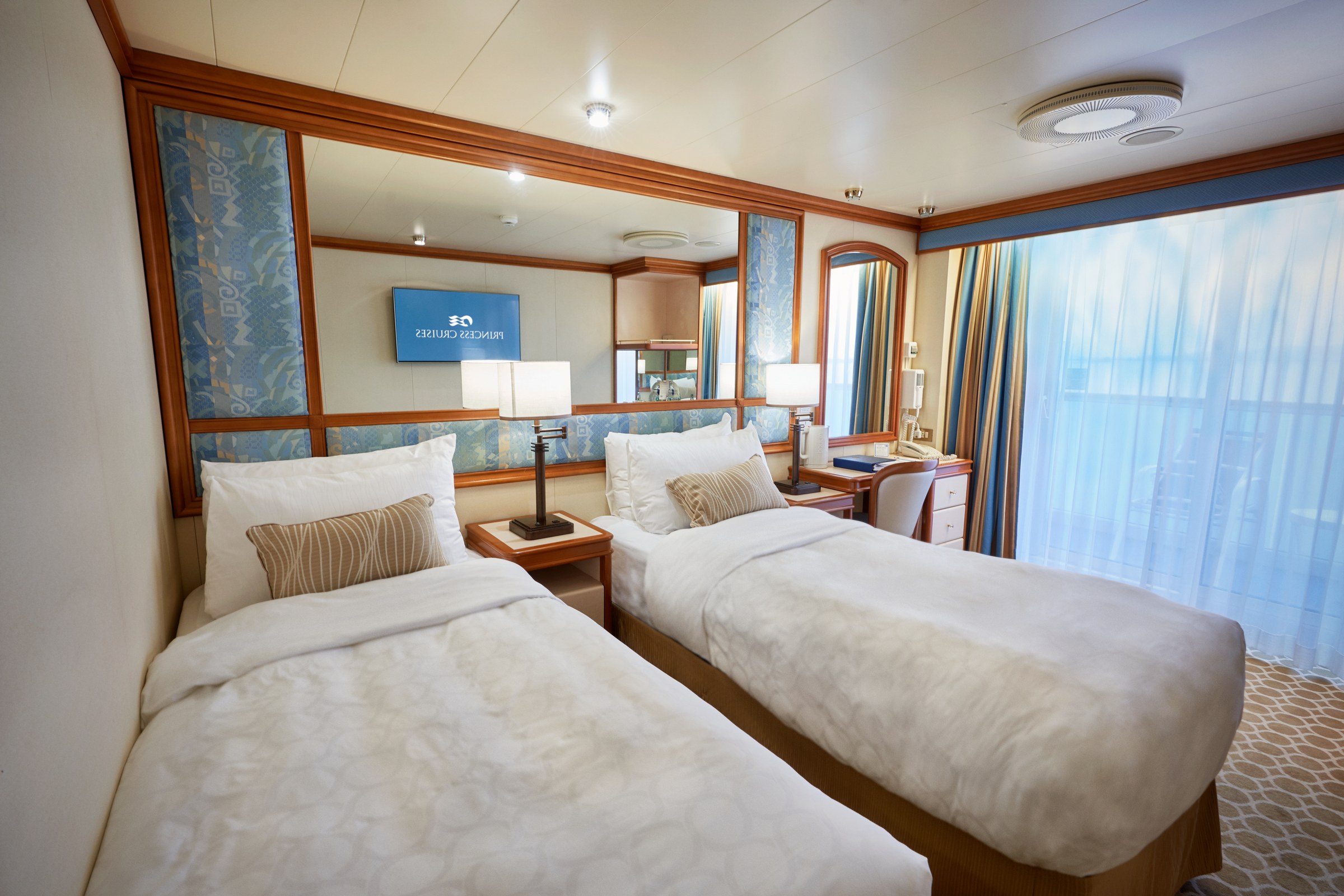 Diamond Princess stateroom with twin beds