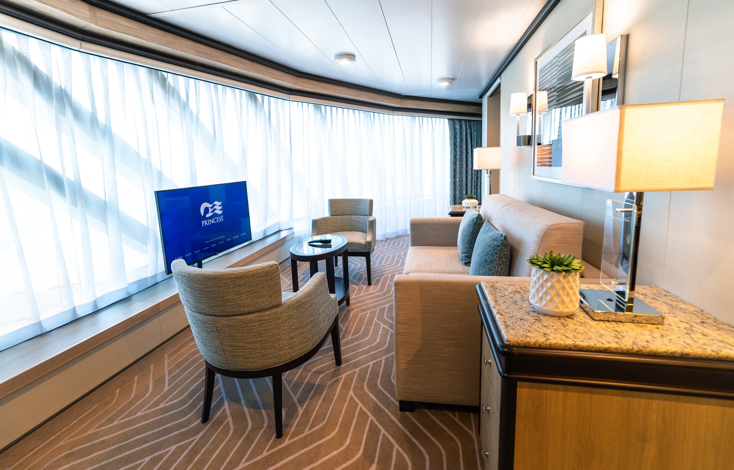 Discovery Princess Window Suite