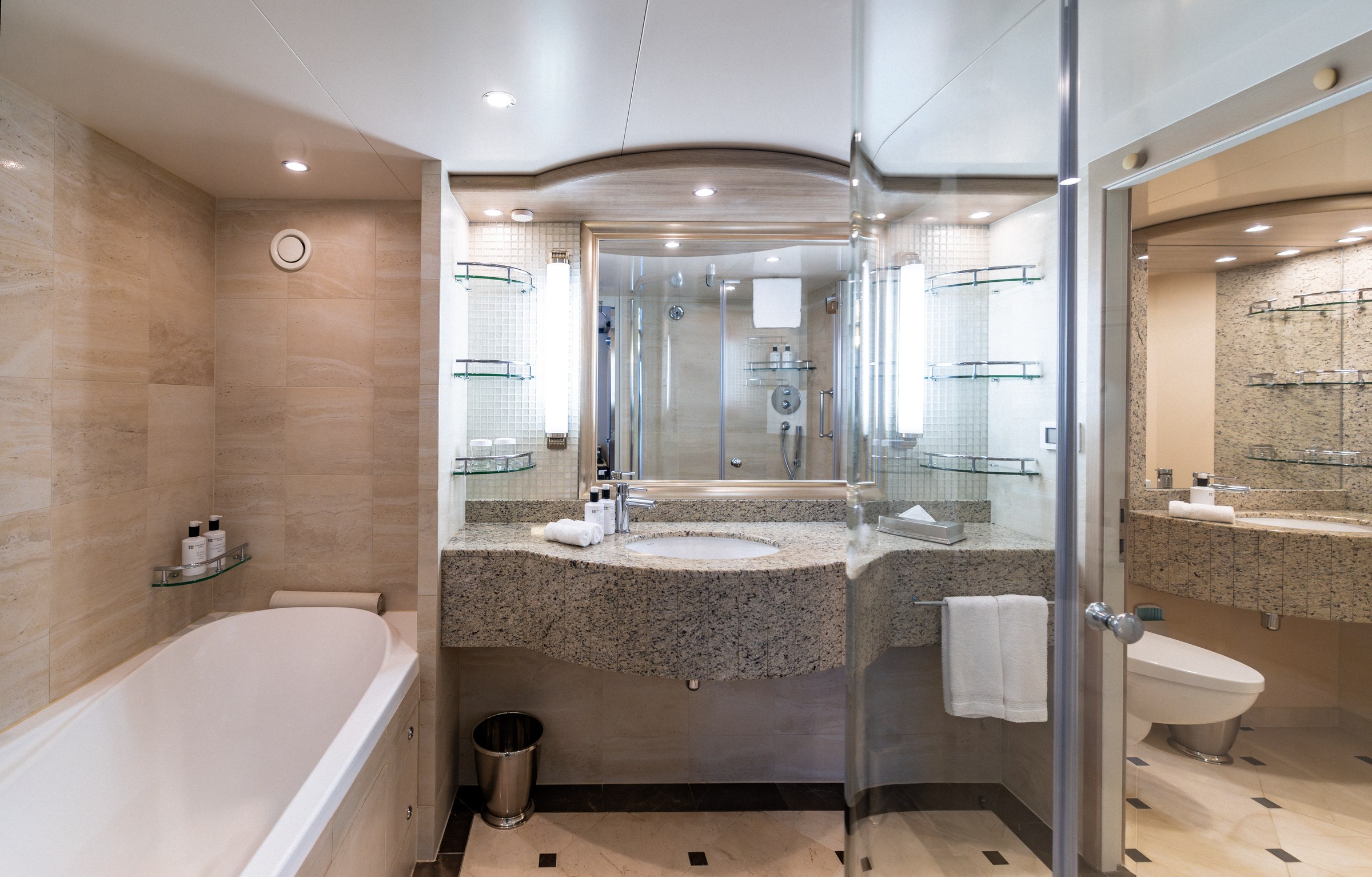 Discovery Princess Window Suite