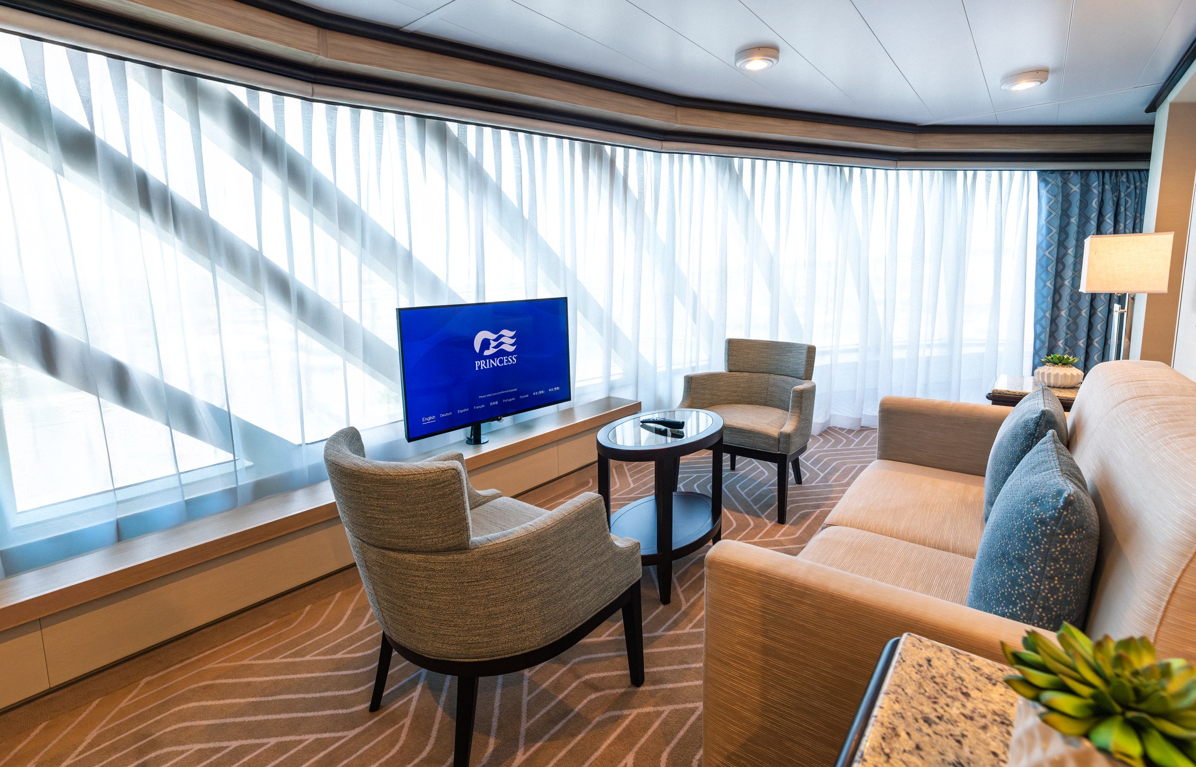 Discovery Princess Window Suite