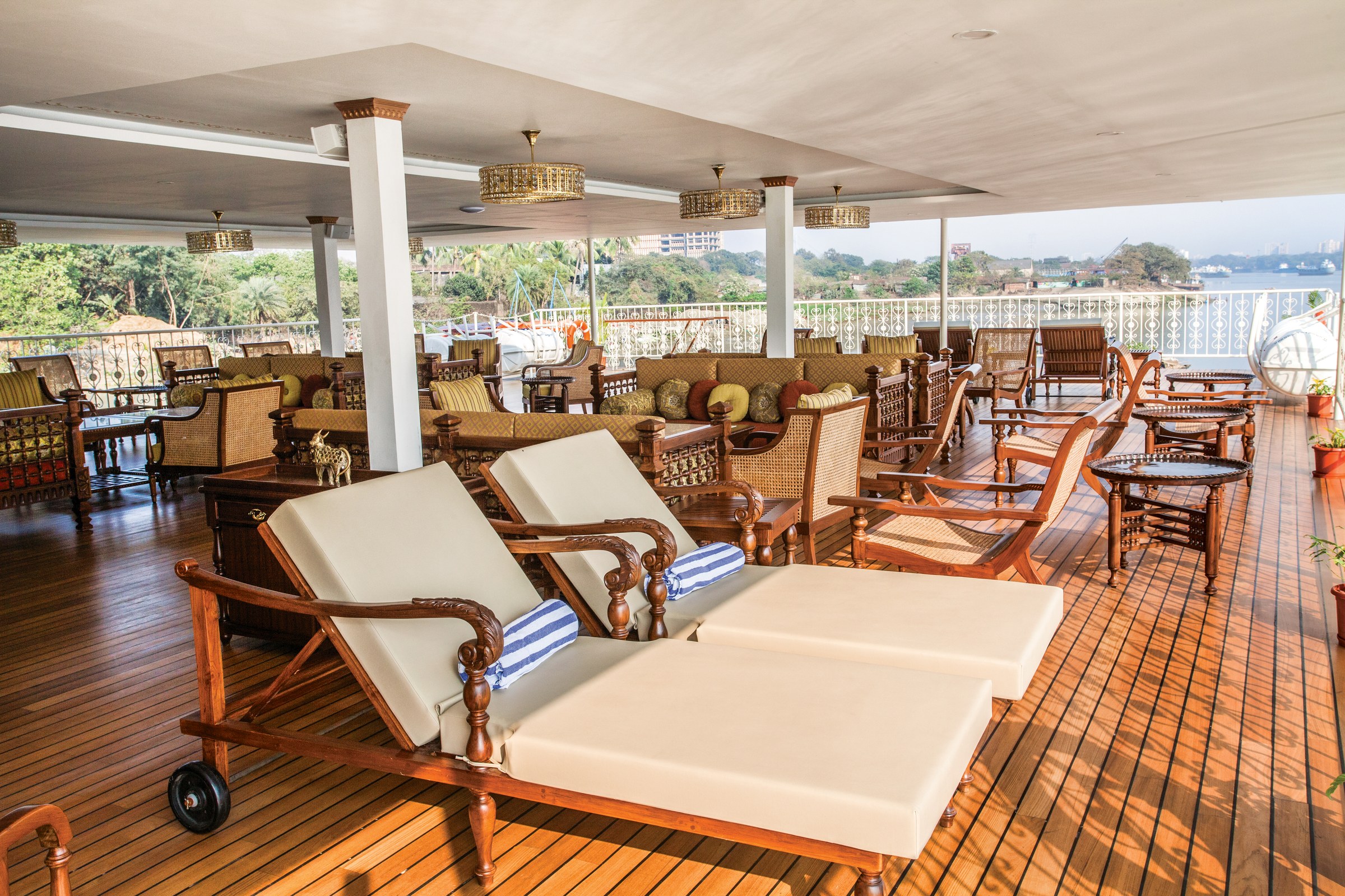 Ganges Voyager II – Observation Deck