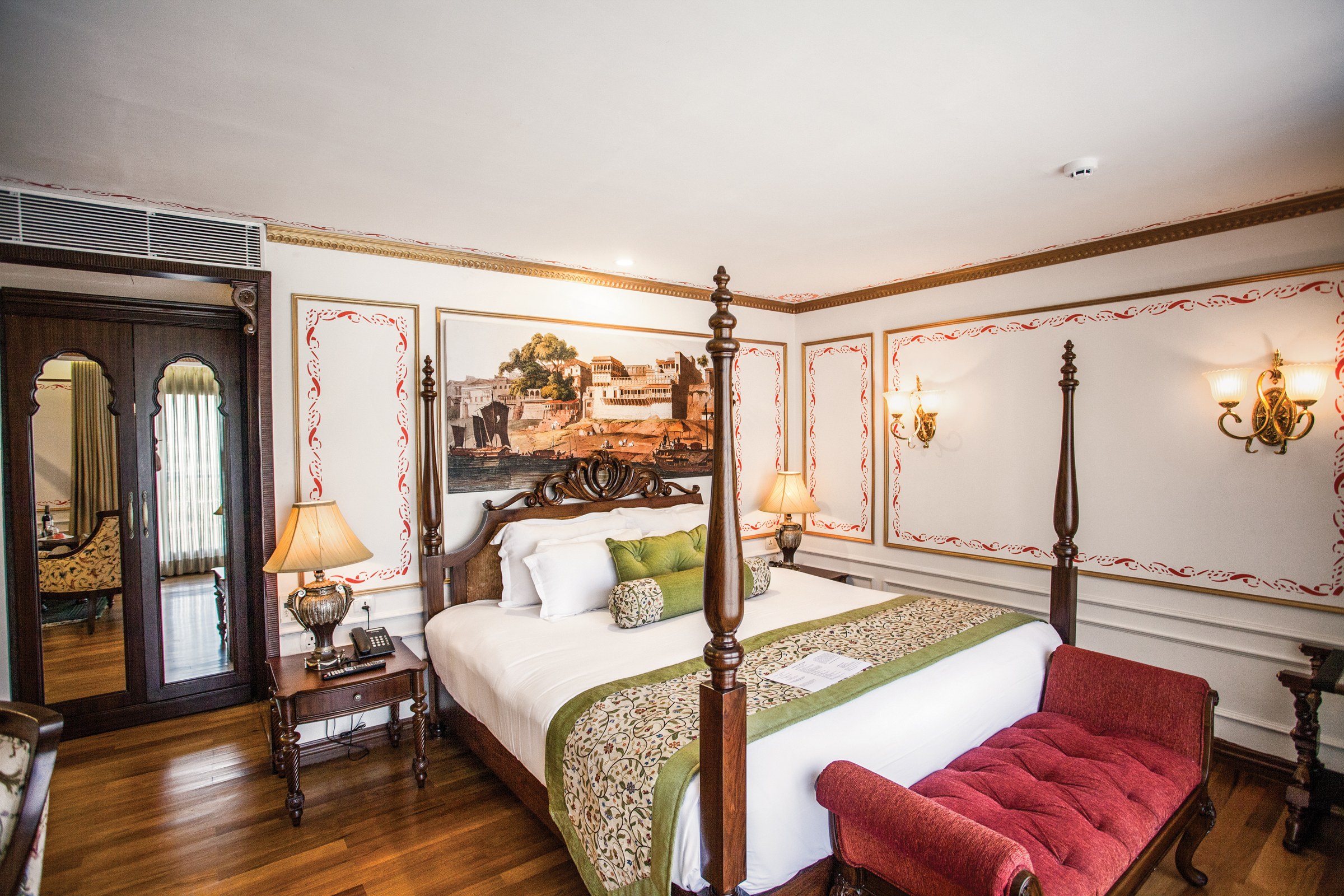 Ganges Voyager II – Viceroy Suite bedroom