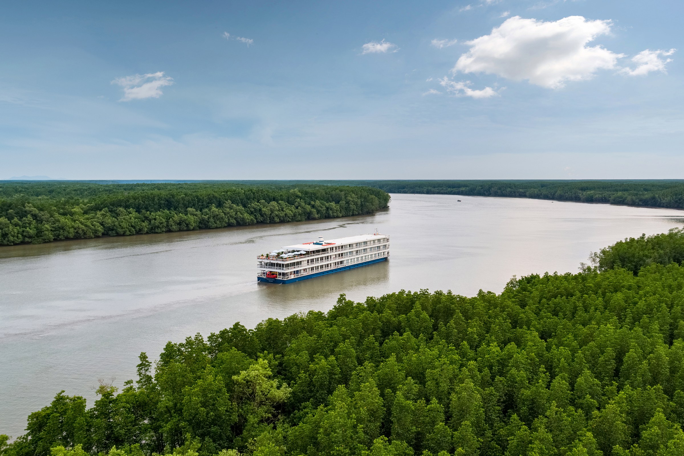 Mekong Jewel – on the Mekong, aerial view