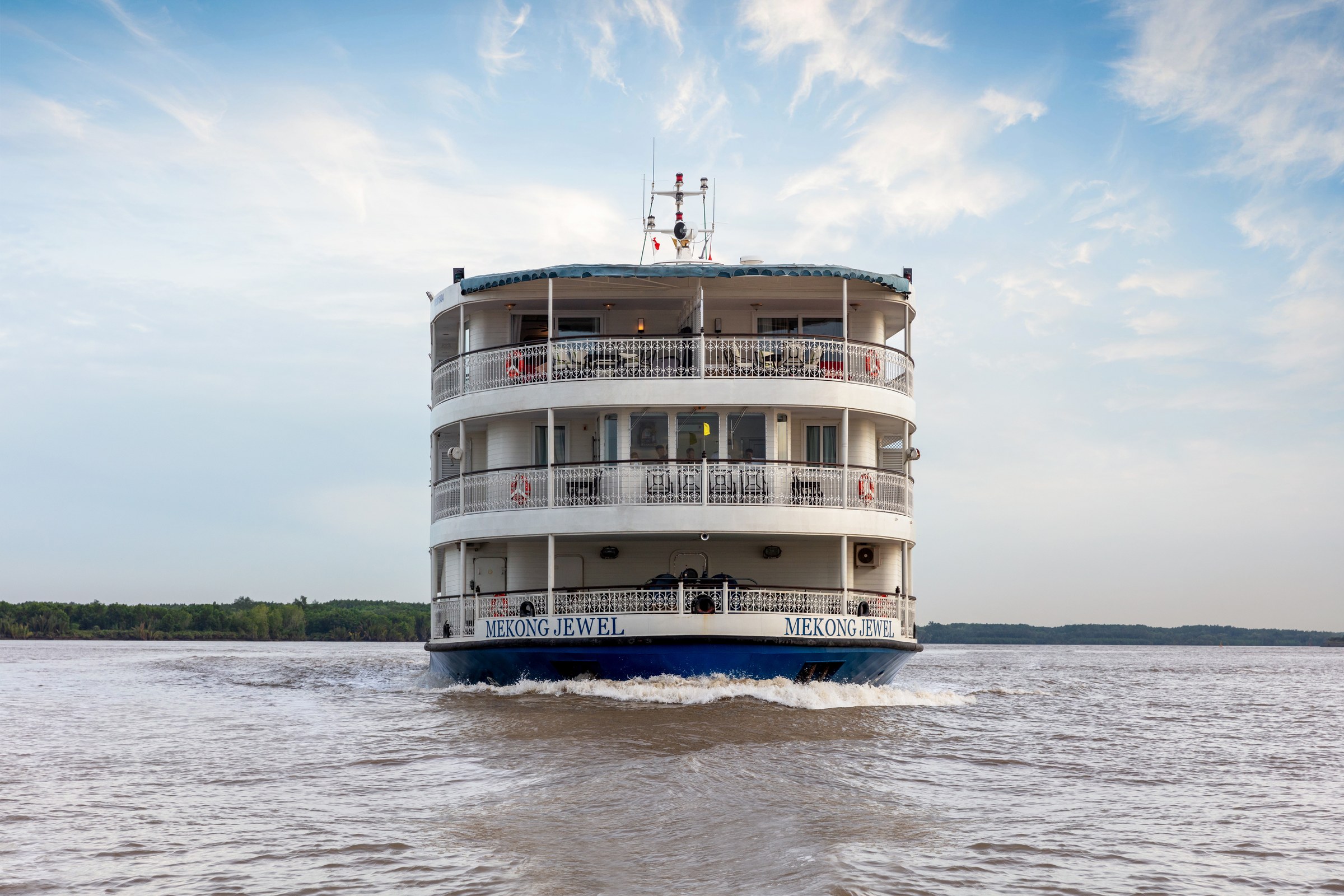 Mekong Jewel – bow view on the Mekong