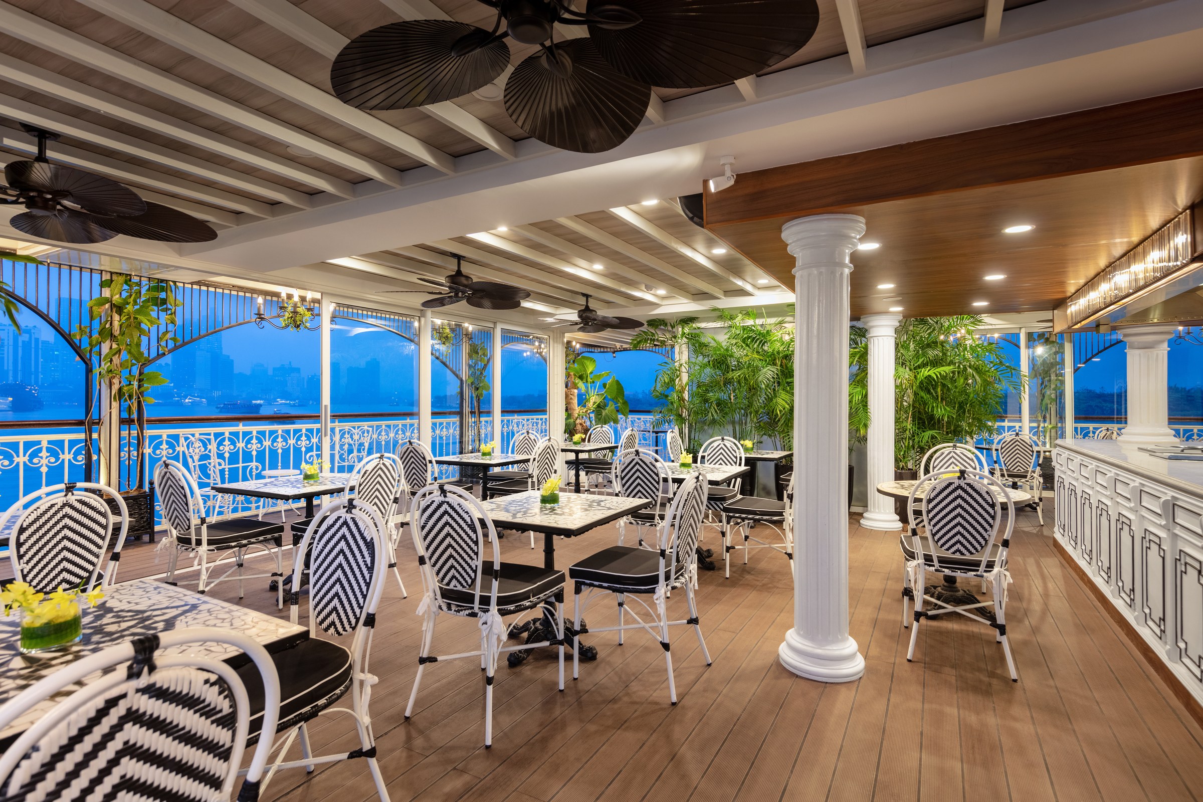 Mekong Jewel – Outdoor Lounge