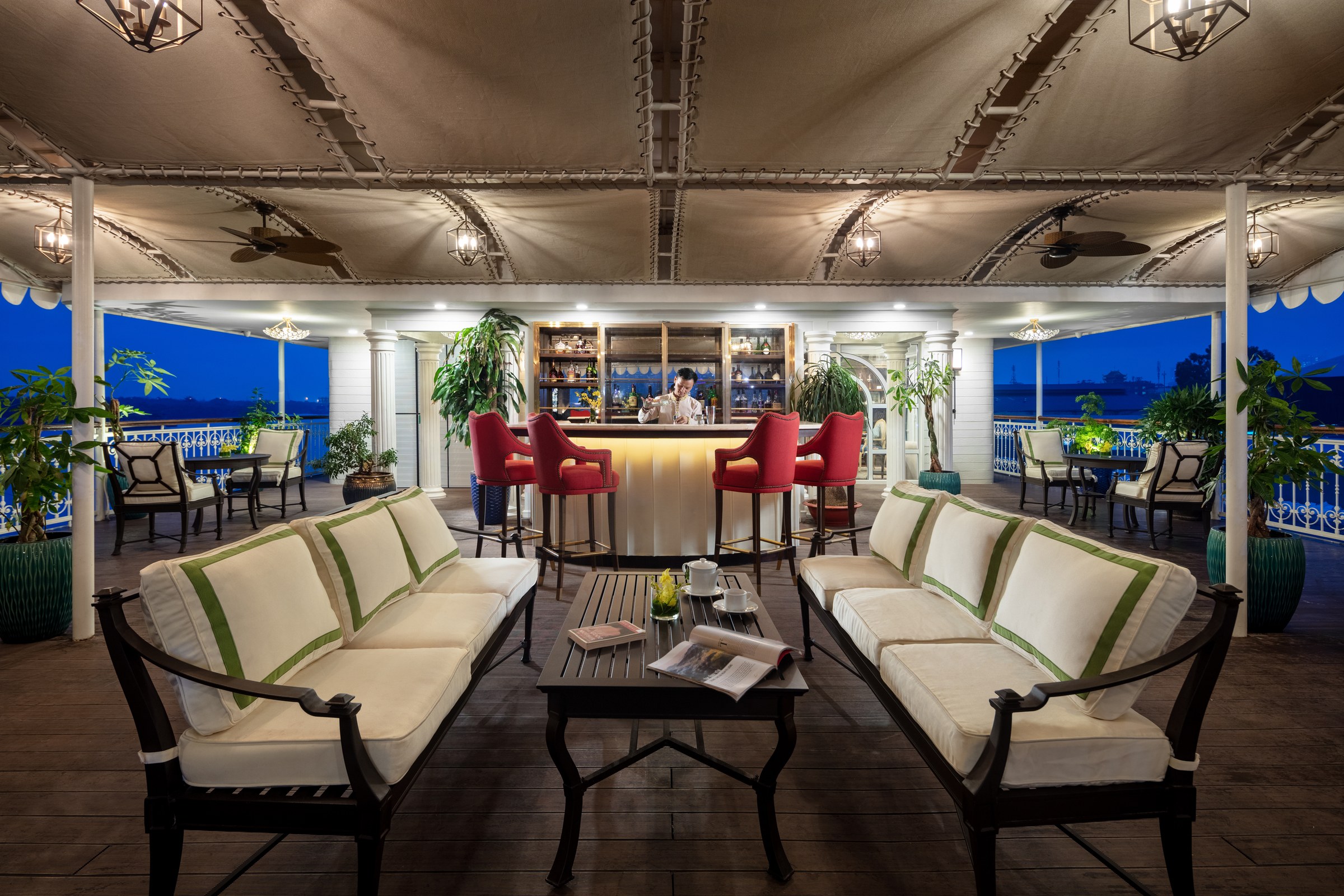 Mekong Jewel – Outdoor Lounge bar