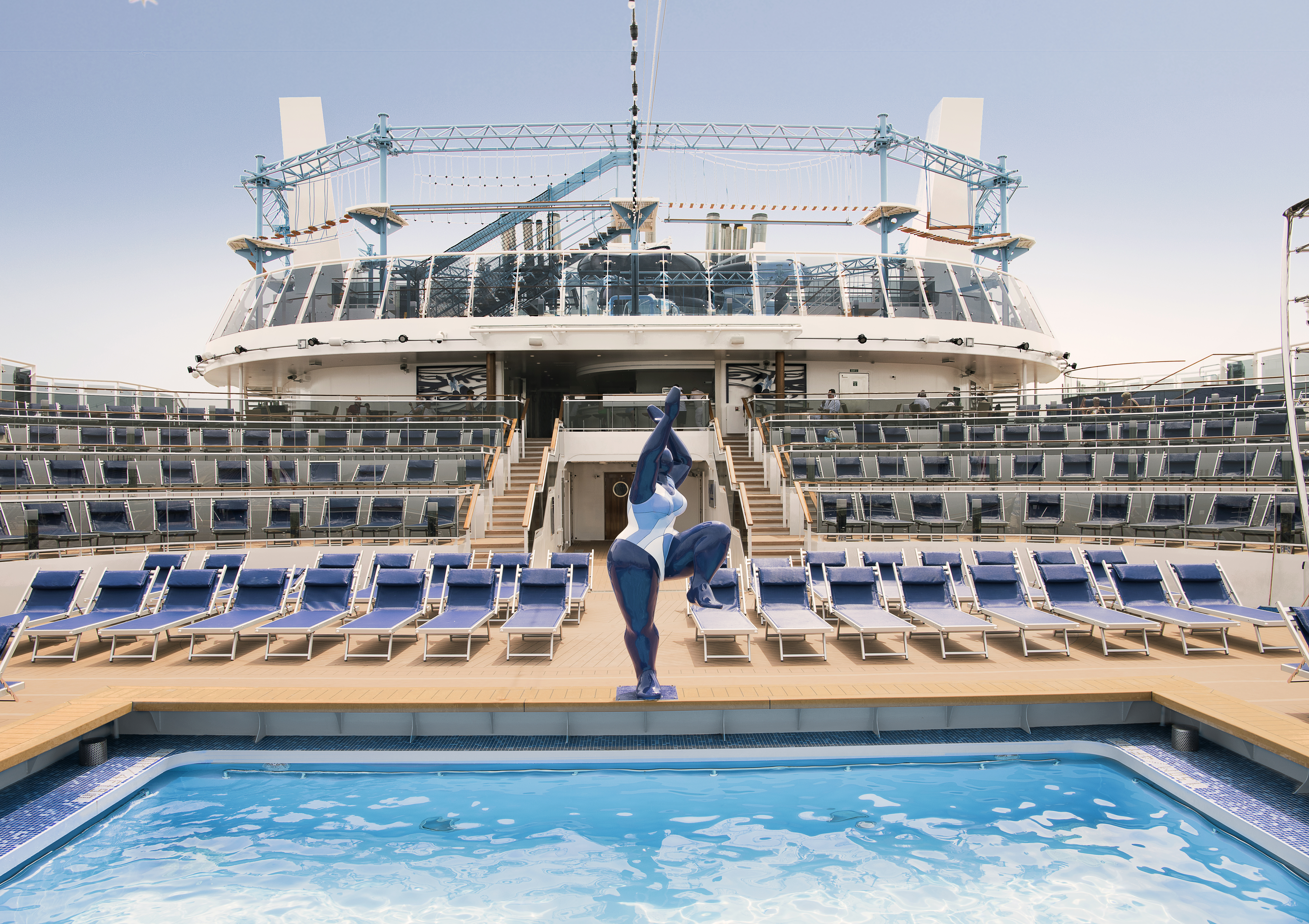 MSC Meraviglia Horizon Pool and amphitheatre under bright sun