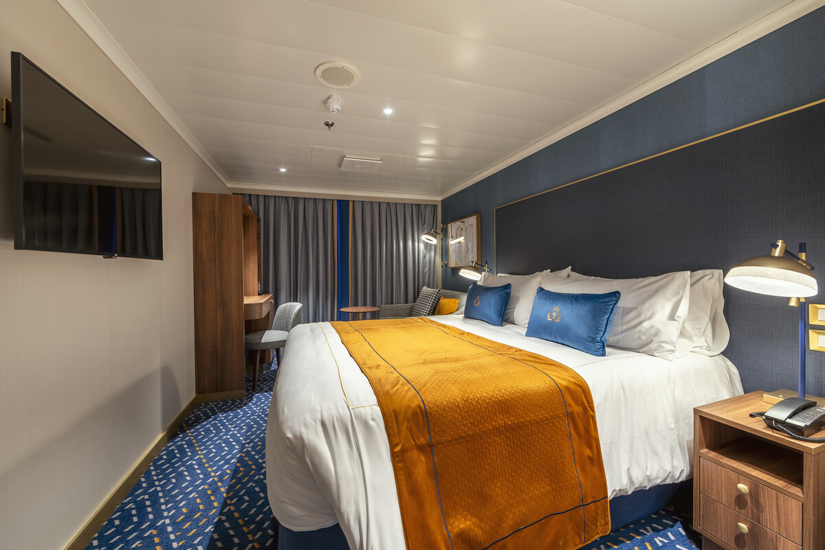 Queen Anne stateroom