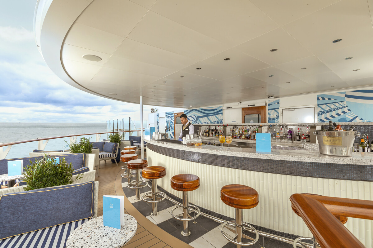 Queen Anne bar and lounge