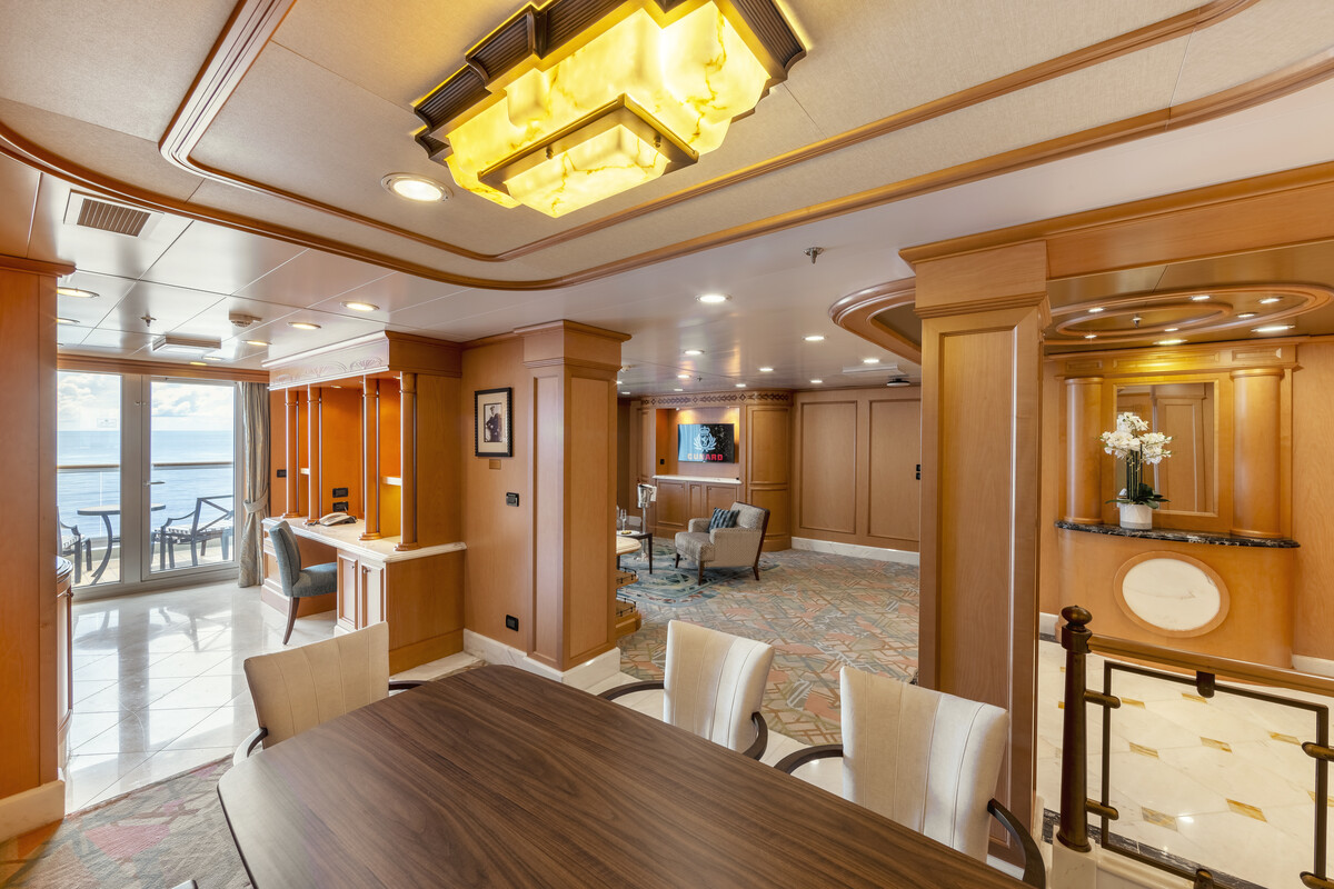 Queen Elizabeth stateroom