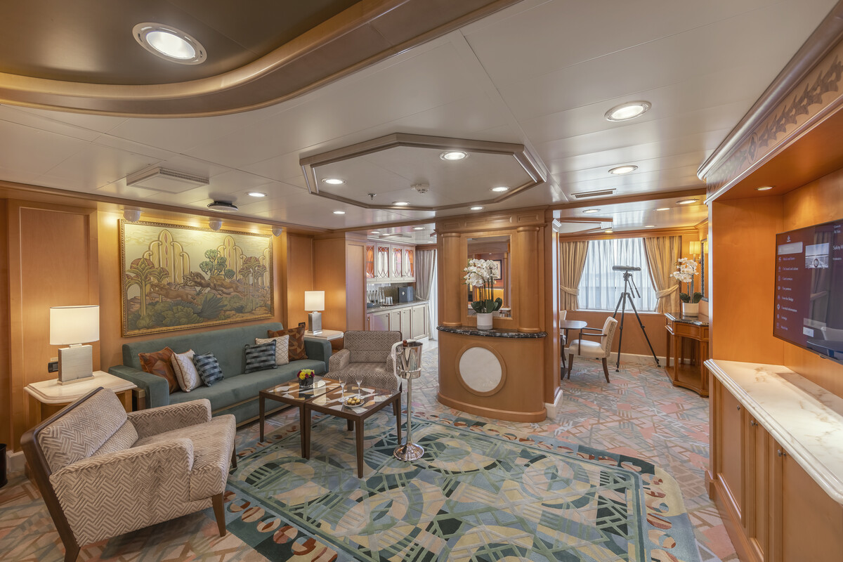 Queen Elizabeth stateroom