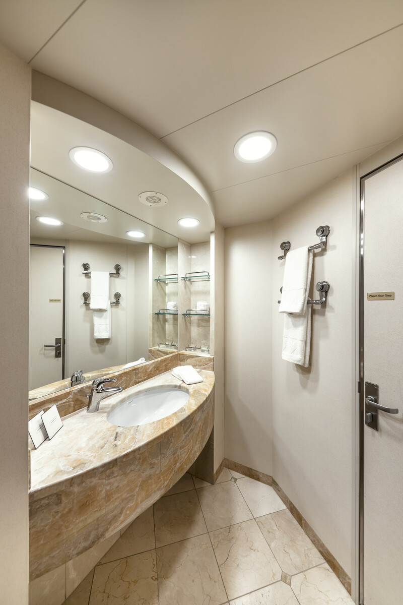 Queen Elizabeth stateroom