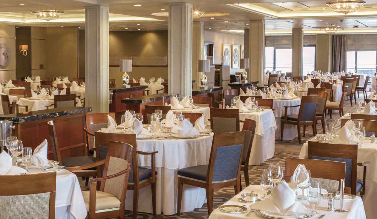 Queen Mary 2 restaurant