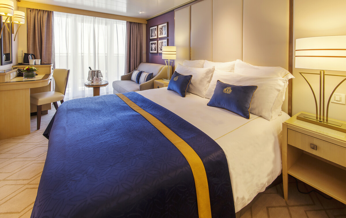 Queen Mary 2 stateroom