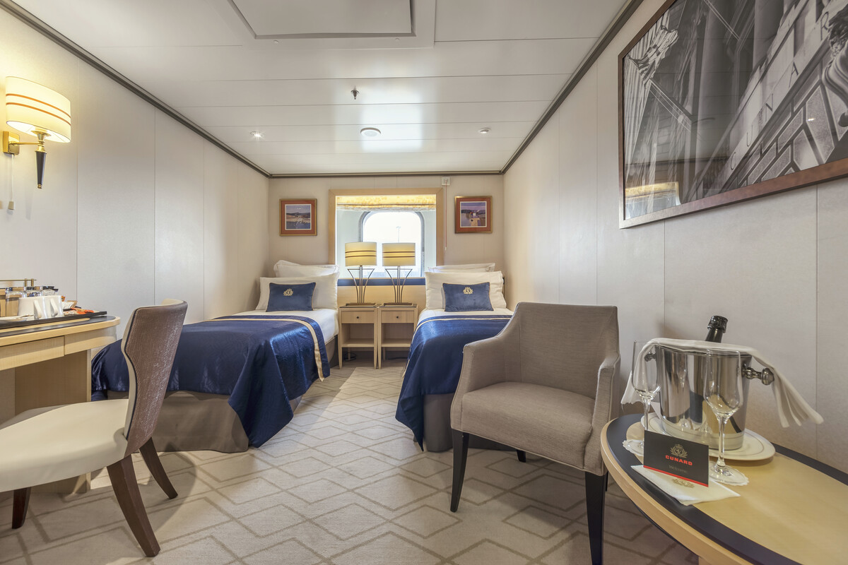 Queen Mary 2 stateroom