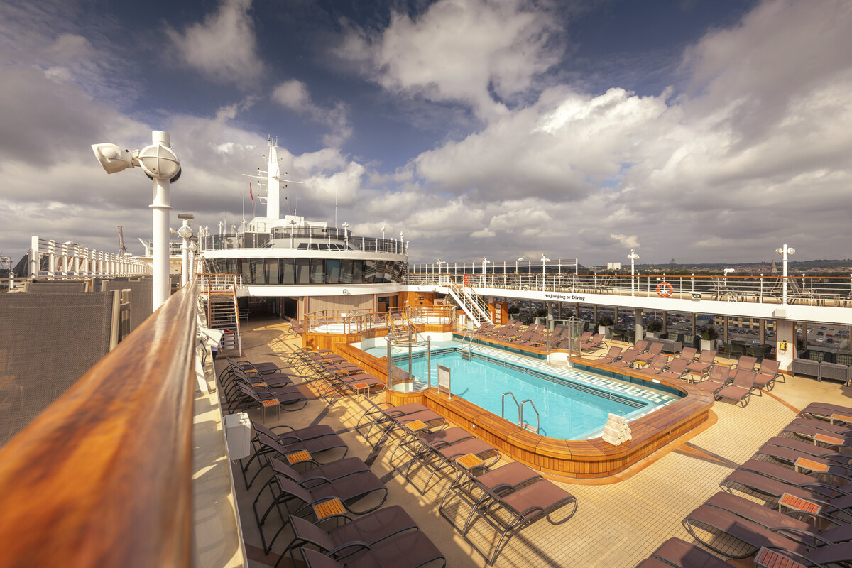 Queen Victoria pool deck