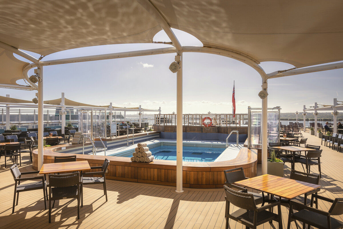 Queen Victoria pool deck