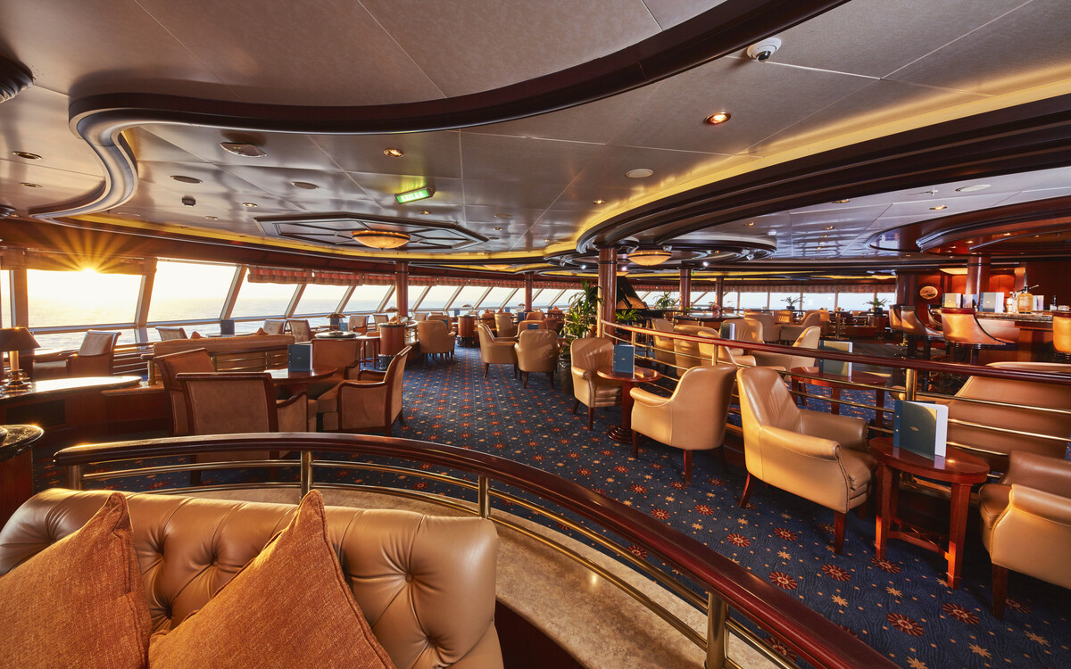 Queen Victoria bar and lounge