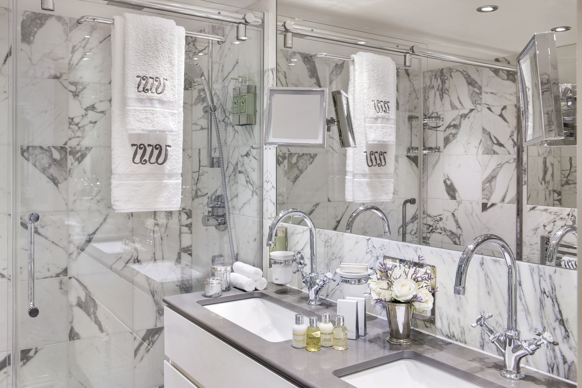 River Duchess – Suite bathroom