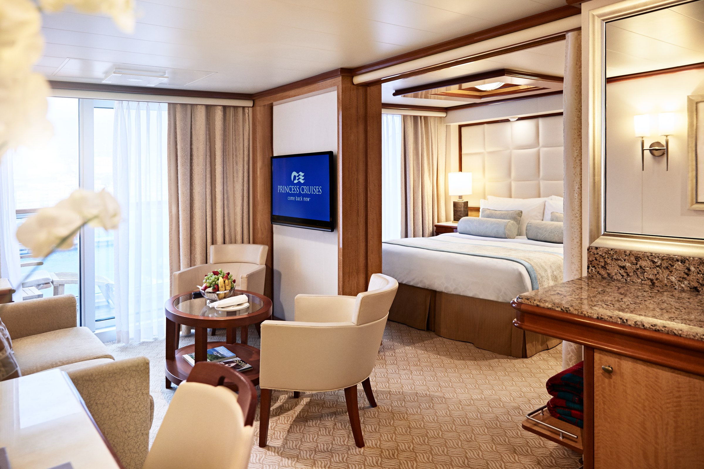 Royal Princess Suite sitting area