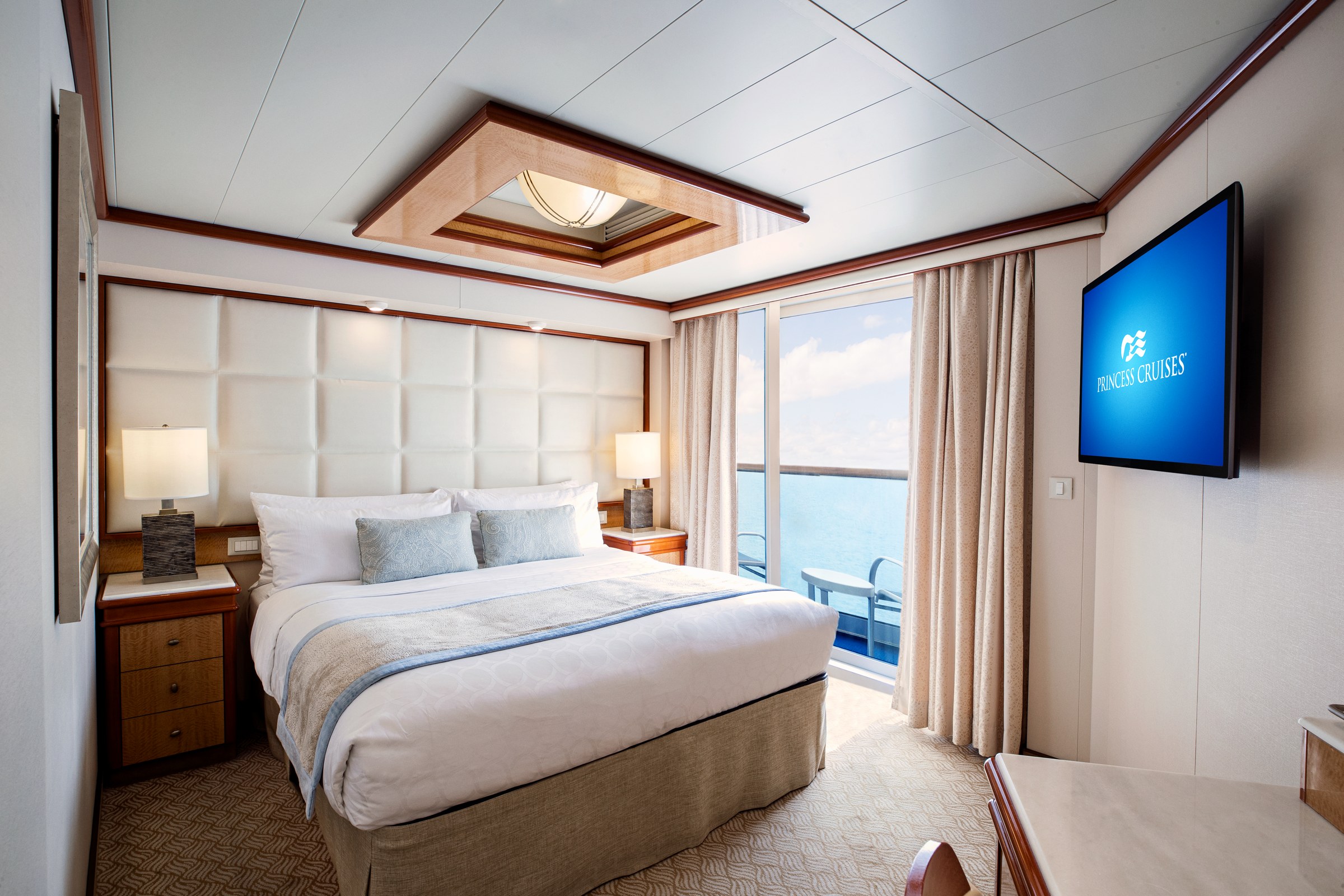 Royal Princess Suite bedroom