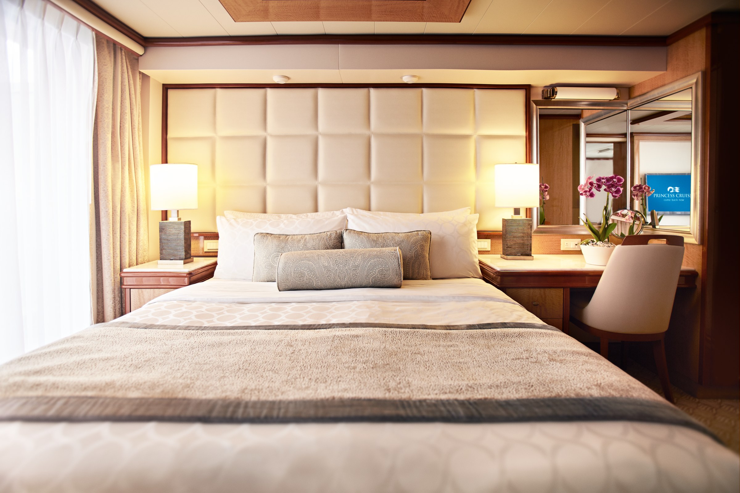 Royal Princess Suite bedroom
