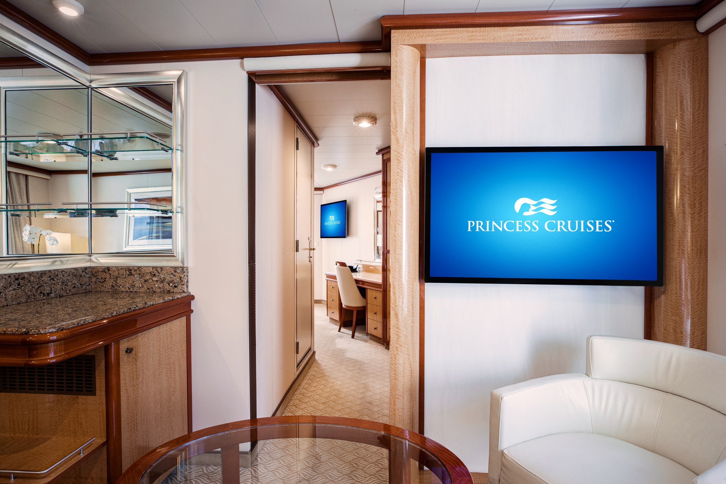 Royal Princess Suite entry and living area