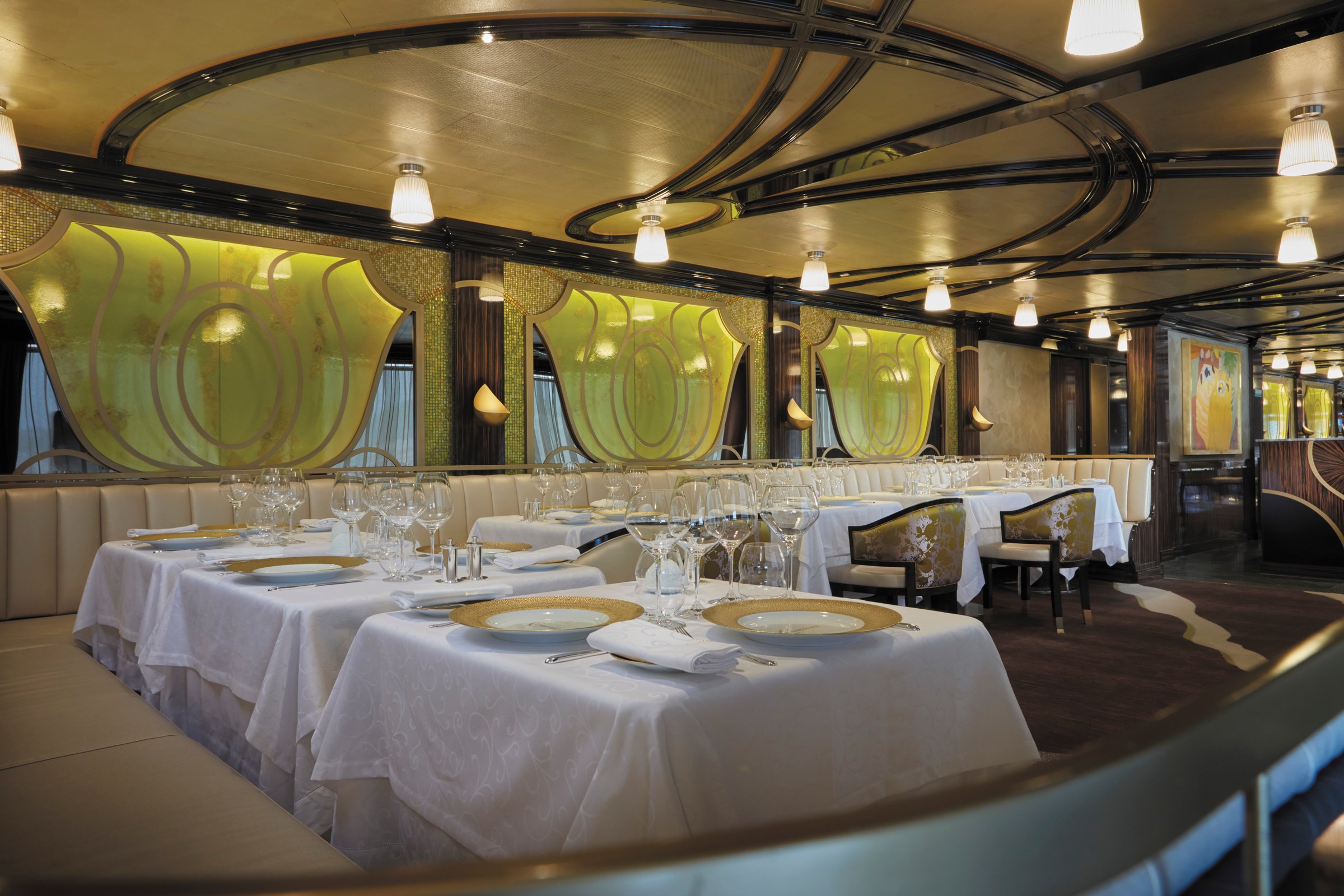 Seven Seas Explorer – Chartreuse