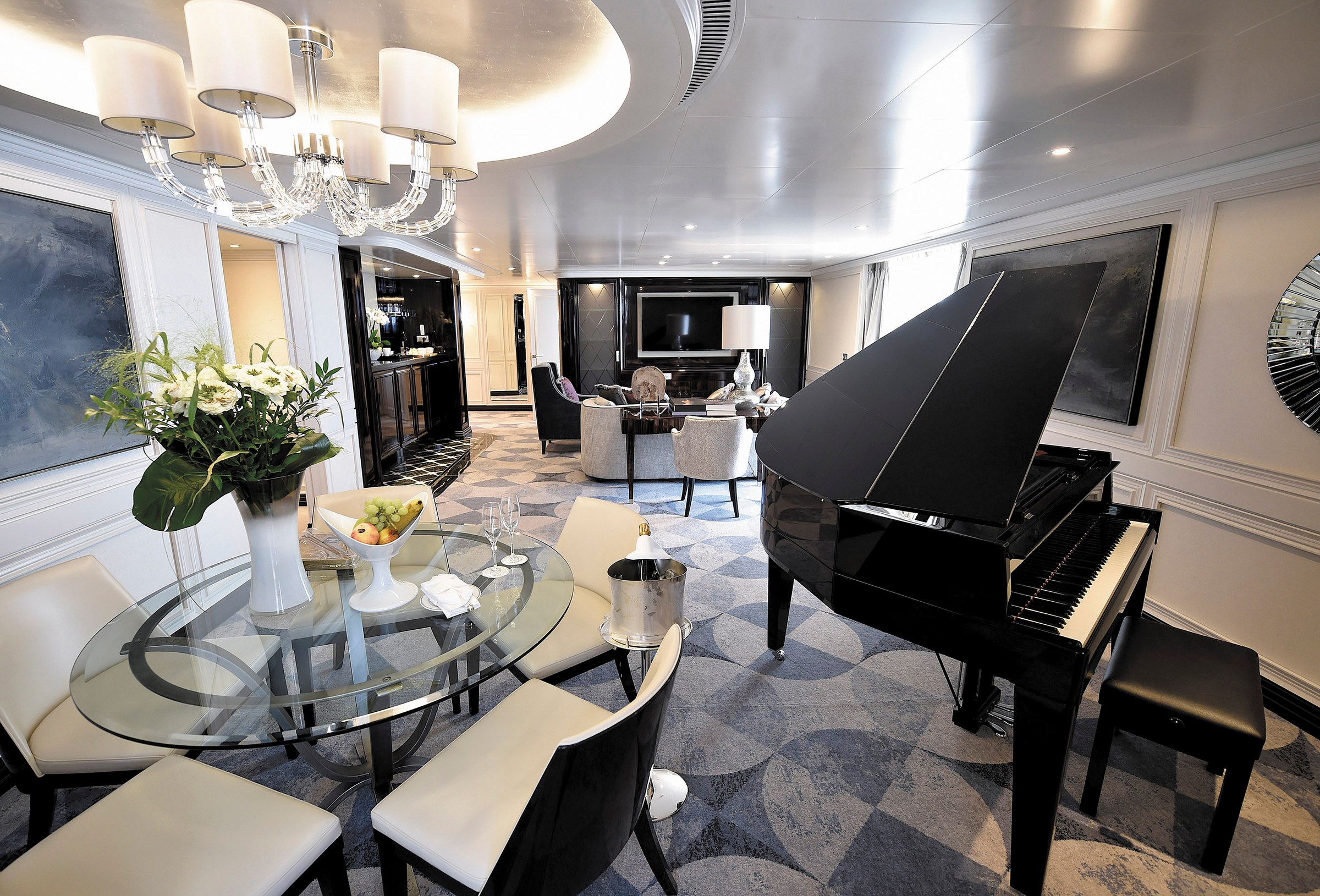 Seven Seas Explorer – Signature Suite