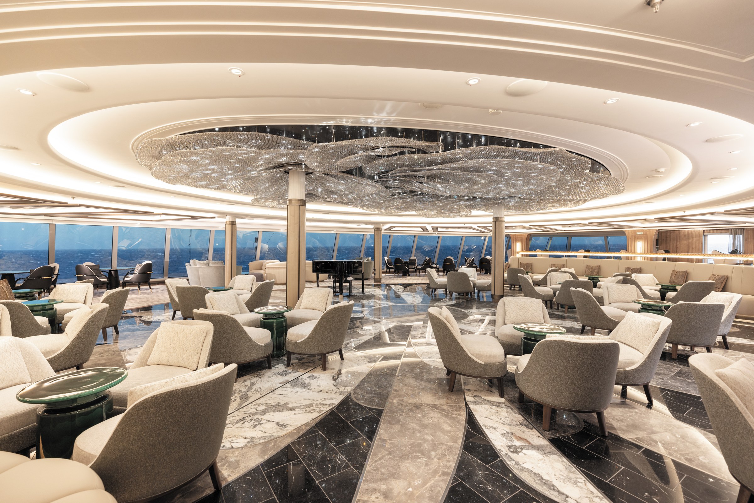 Seven Seas Grandeur – Observation Lounge
