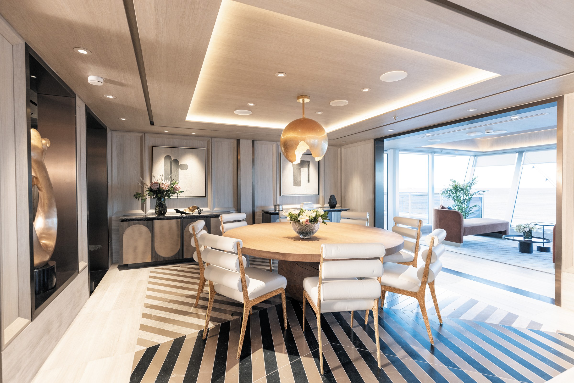 Seven Seas Grandeur – Regent Suite Dining