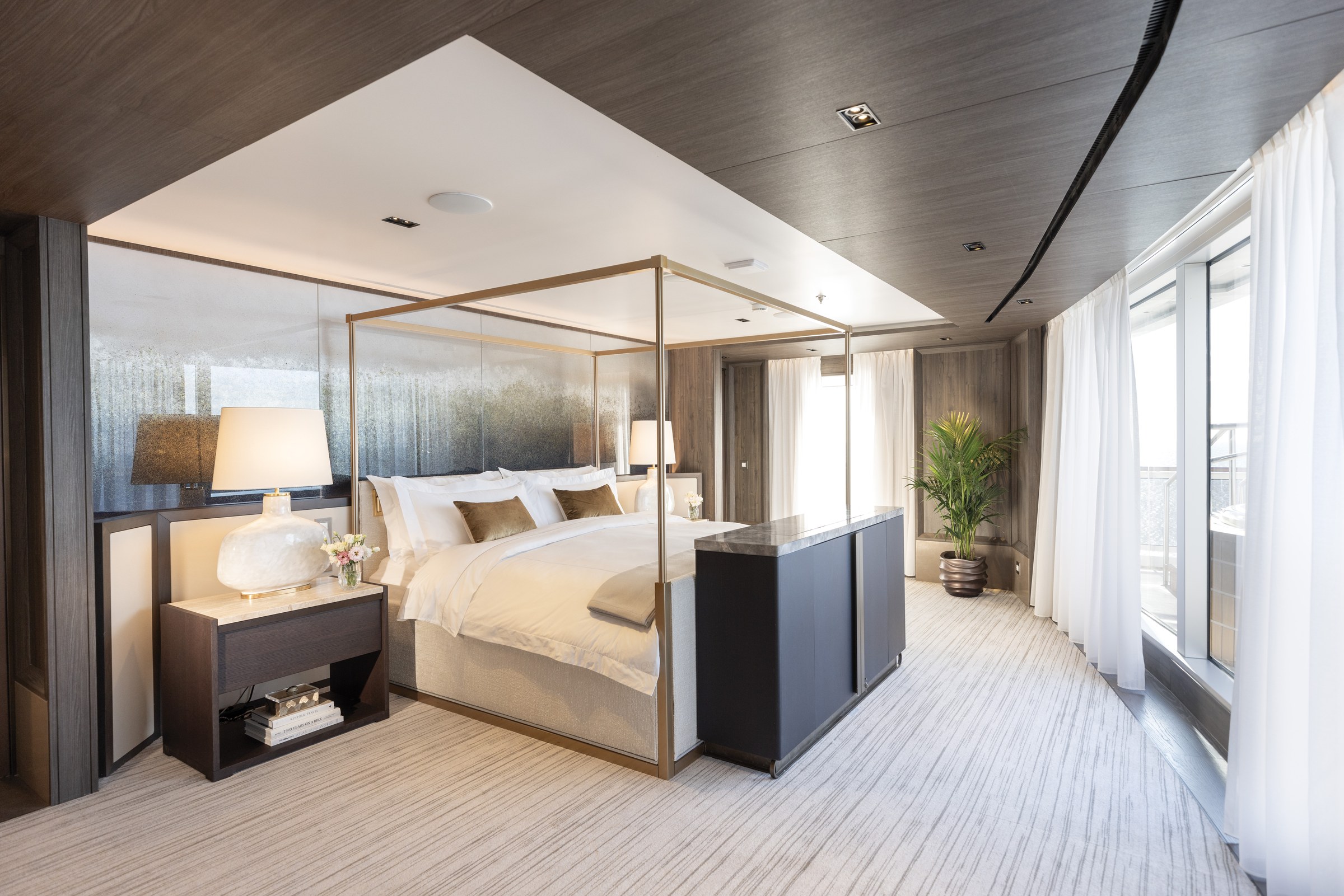 Seven Seas Grandeur – Regent Suite Master Bedroom