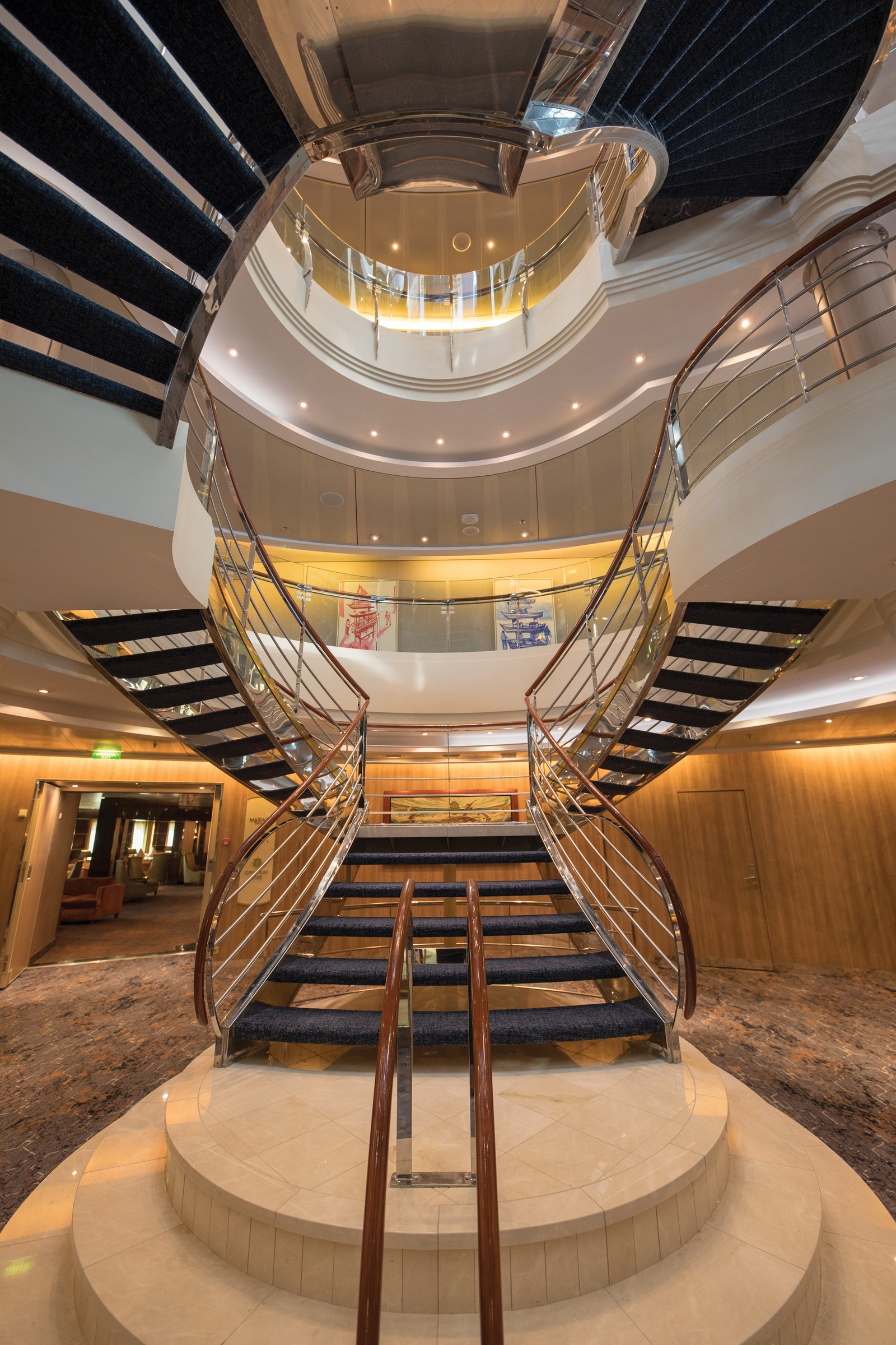 Seven Seas Mariner – Atrium