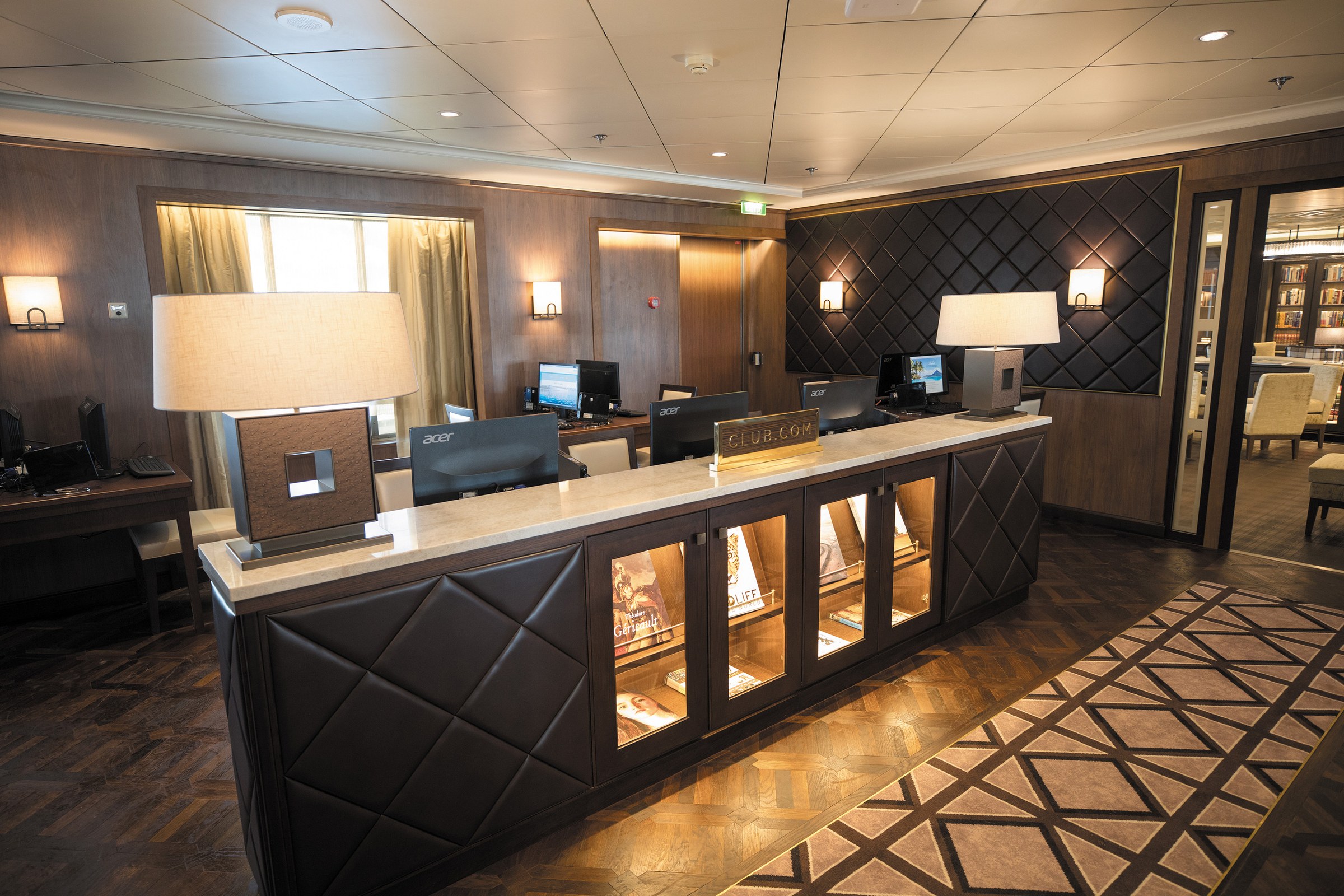 Seven Seas Mariner – Internet Cafe