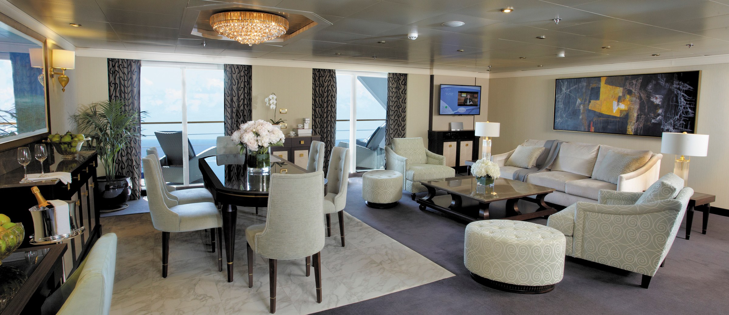 Seven Seas Navigator – Signature Suite