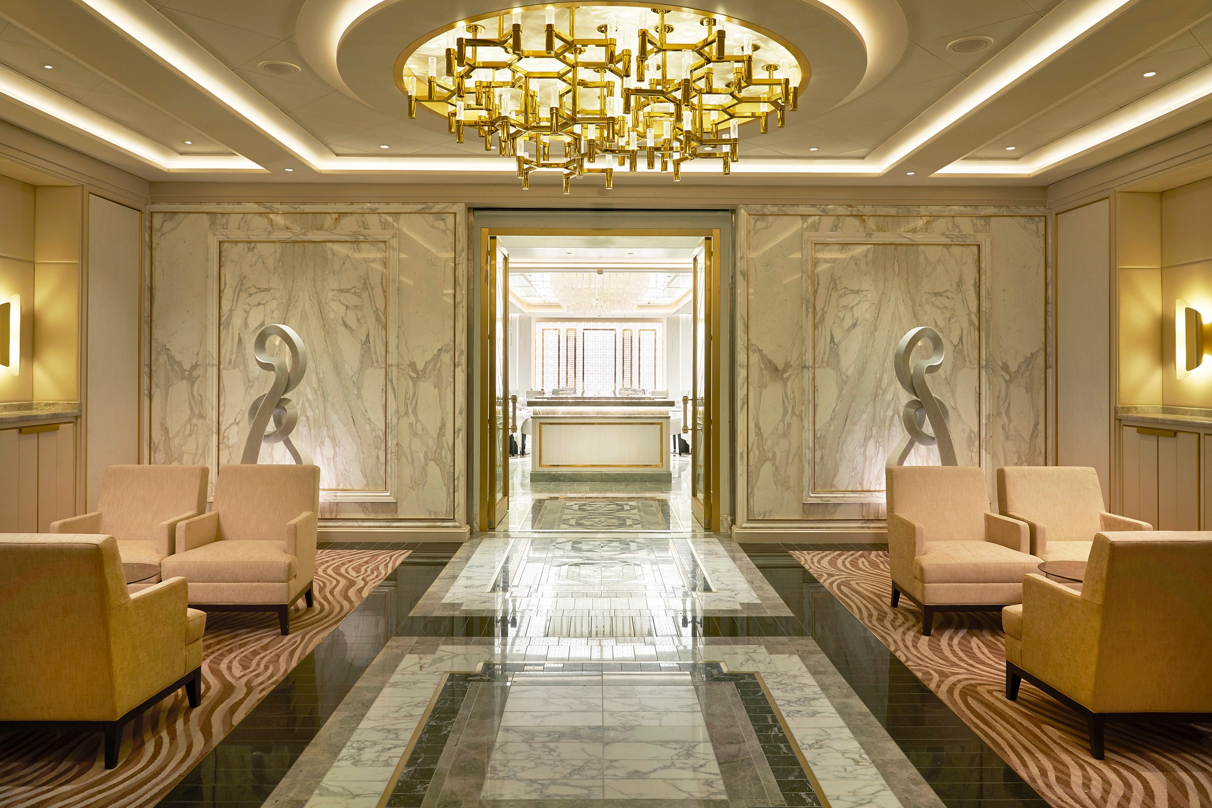 Seven Seas Splendor – Compass Rose Entrance