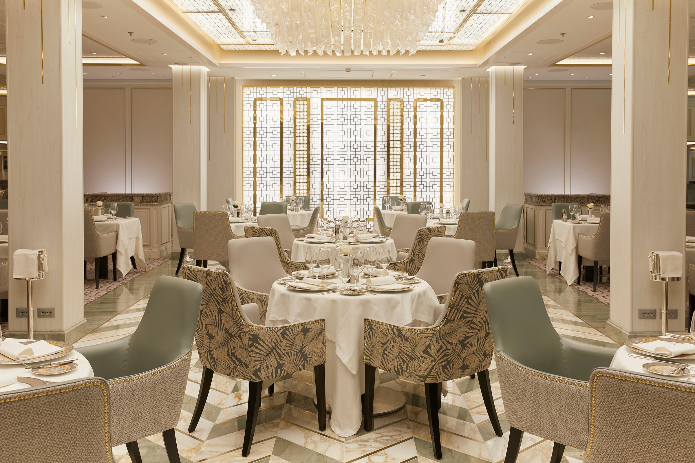 Seven Seas Splendor – Compass Rose