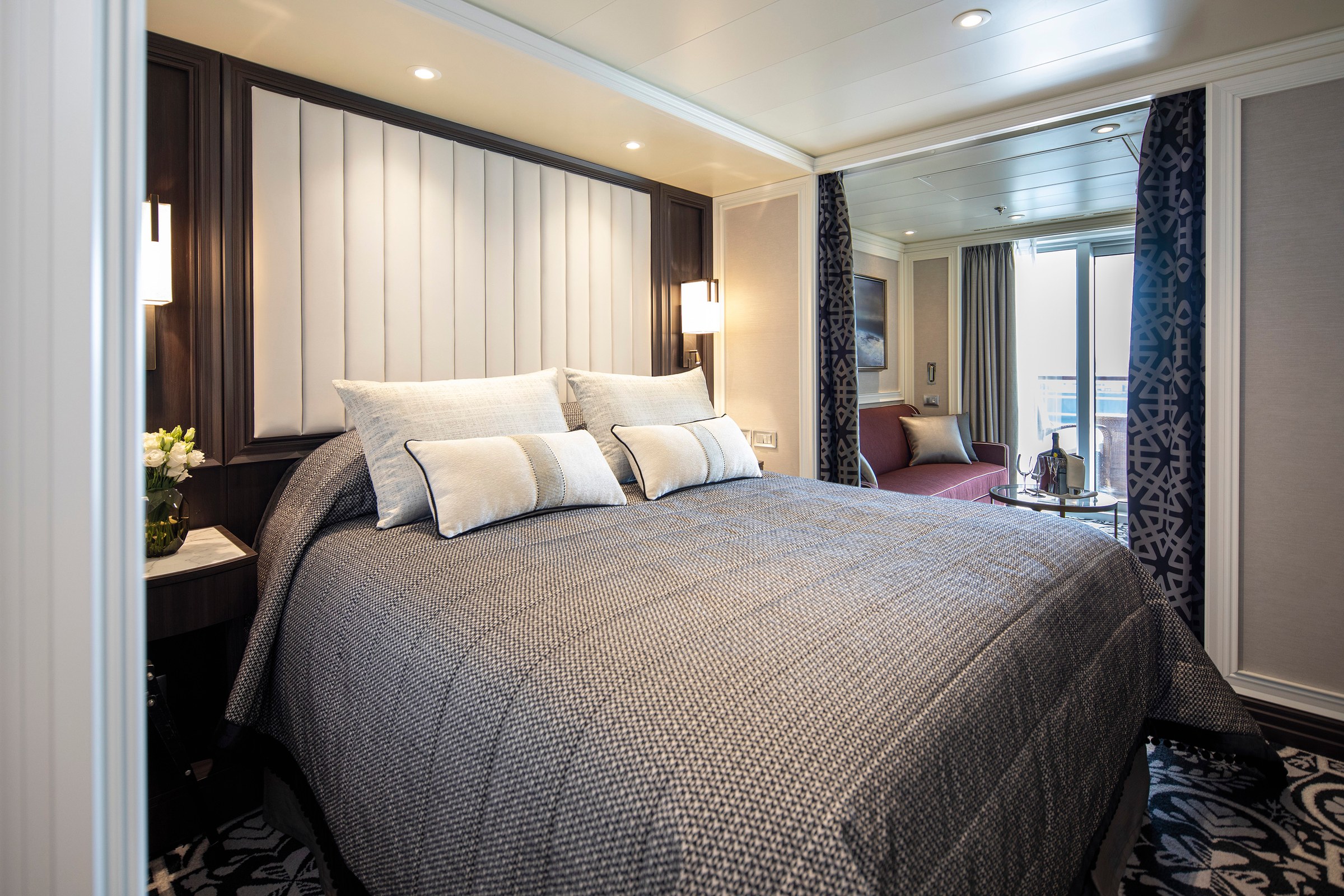 Seven Seas Splendor – Deluxe Veranda Suite
