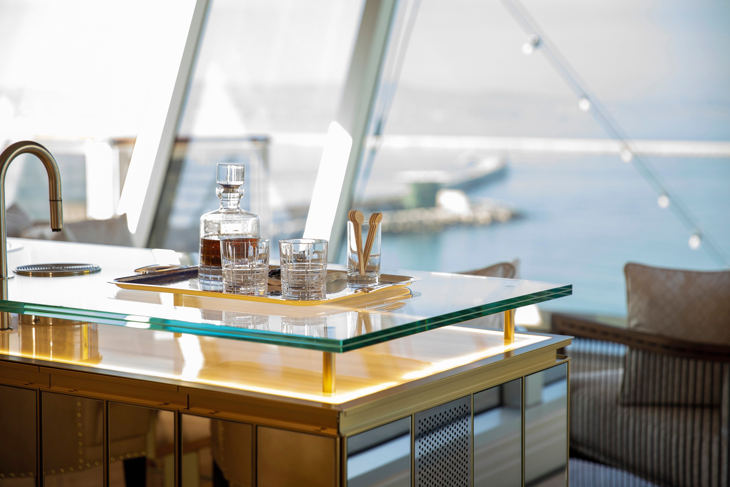 Seven Seas Splendor – Regent Suite Bar